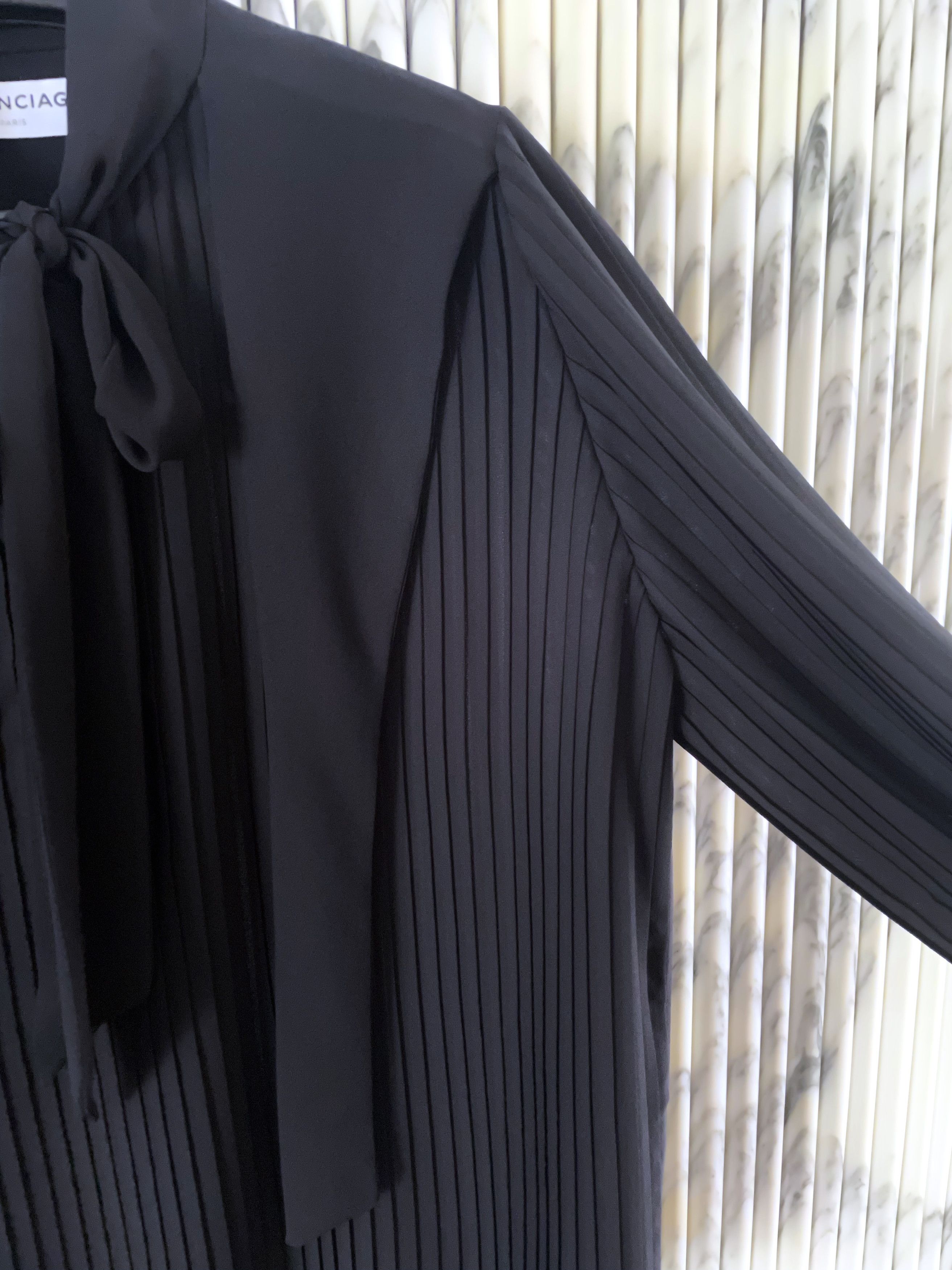 Balenciaga *GRAIL* NWT PUSSY BOW LAVALLIERE TIE NECK PLEATED SHIRT Size US M / EU 48-50 / 2 - 7 Thumbnail