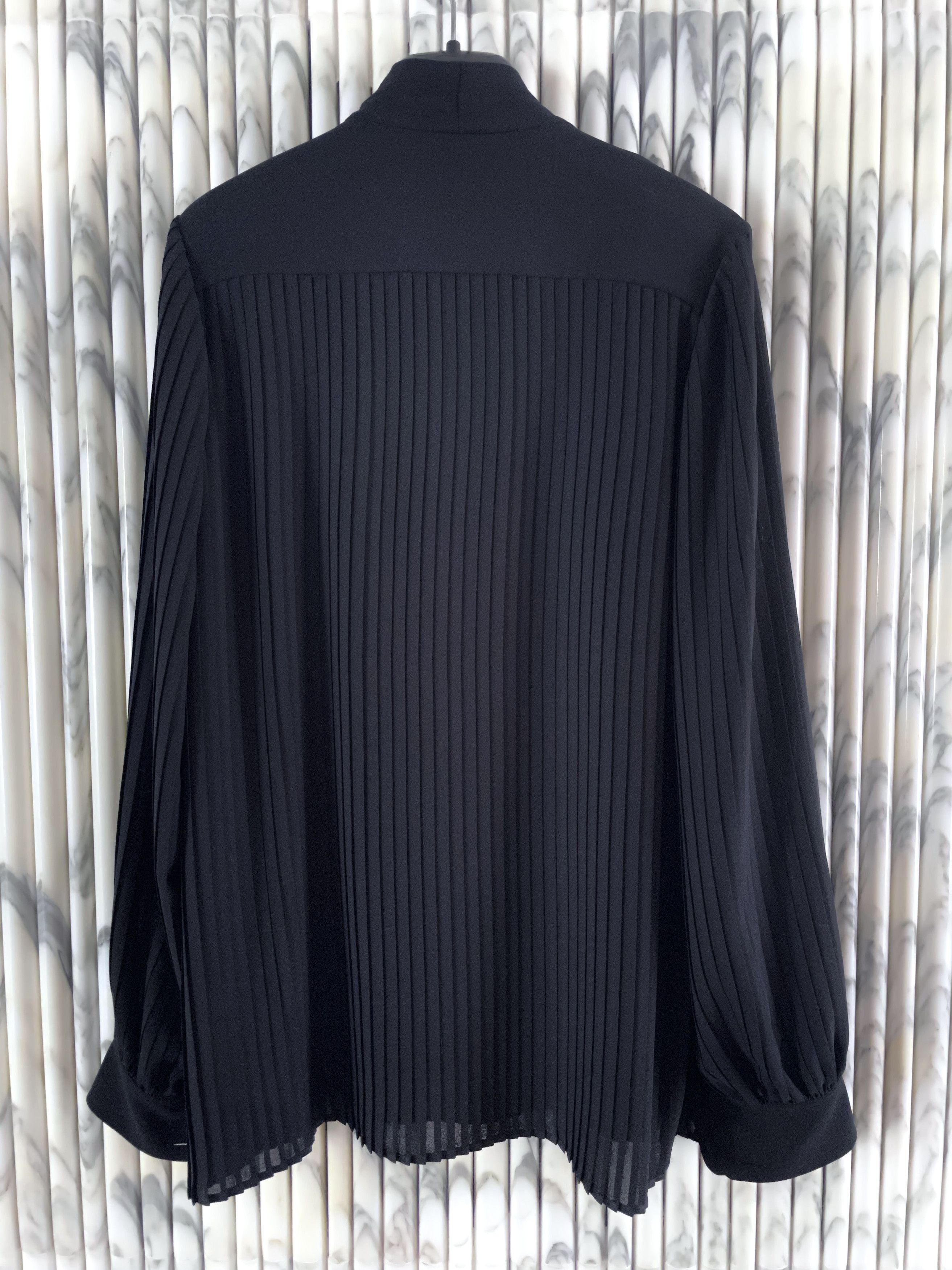 Balenciaga *GRAIL* NWT PUSSY BOW LAVALLIERE TIE NECK PLEATED SHIRT Size US M / EU 48-50 / 2 - 12 Thumbnail