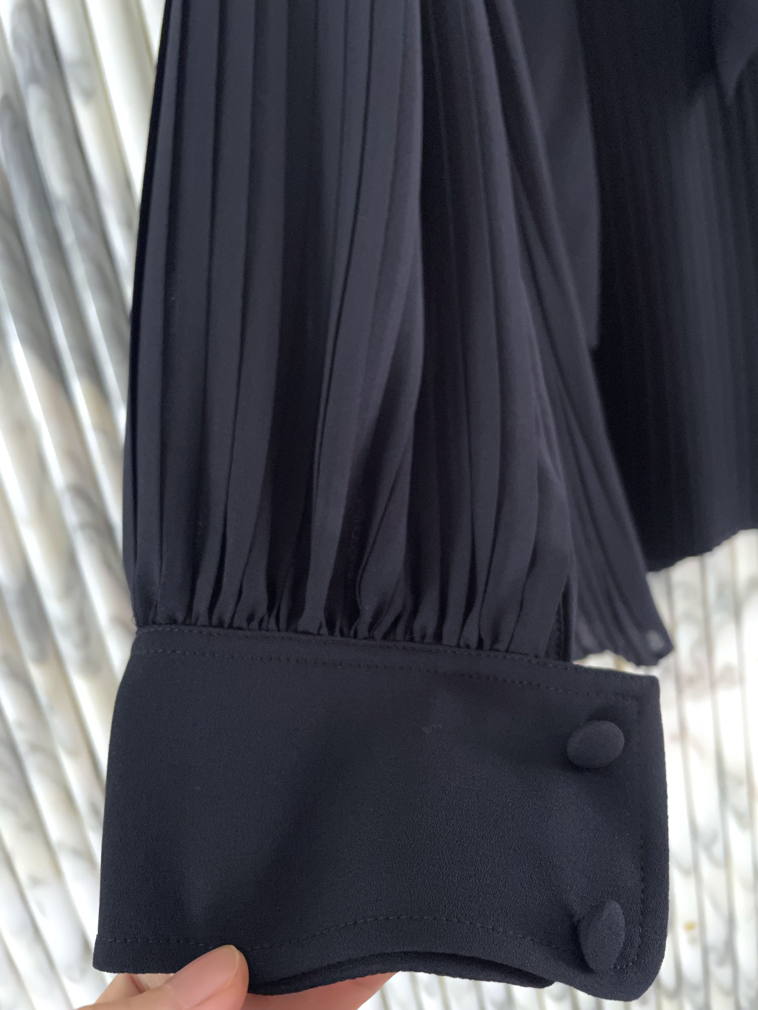 Balenciaga *GRAIL* NWT PUSSY BOW LAVALLIERE TIE NECK PLEATED SHIRT Size US M / EU 48-50 / 2 - 11 Thumbnail