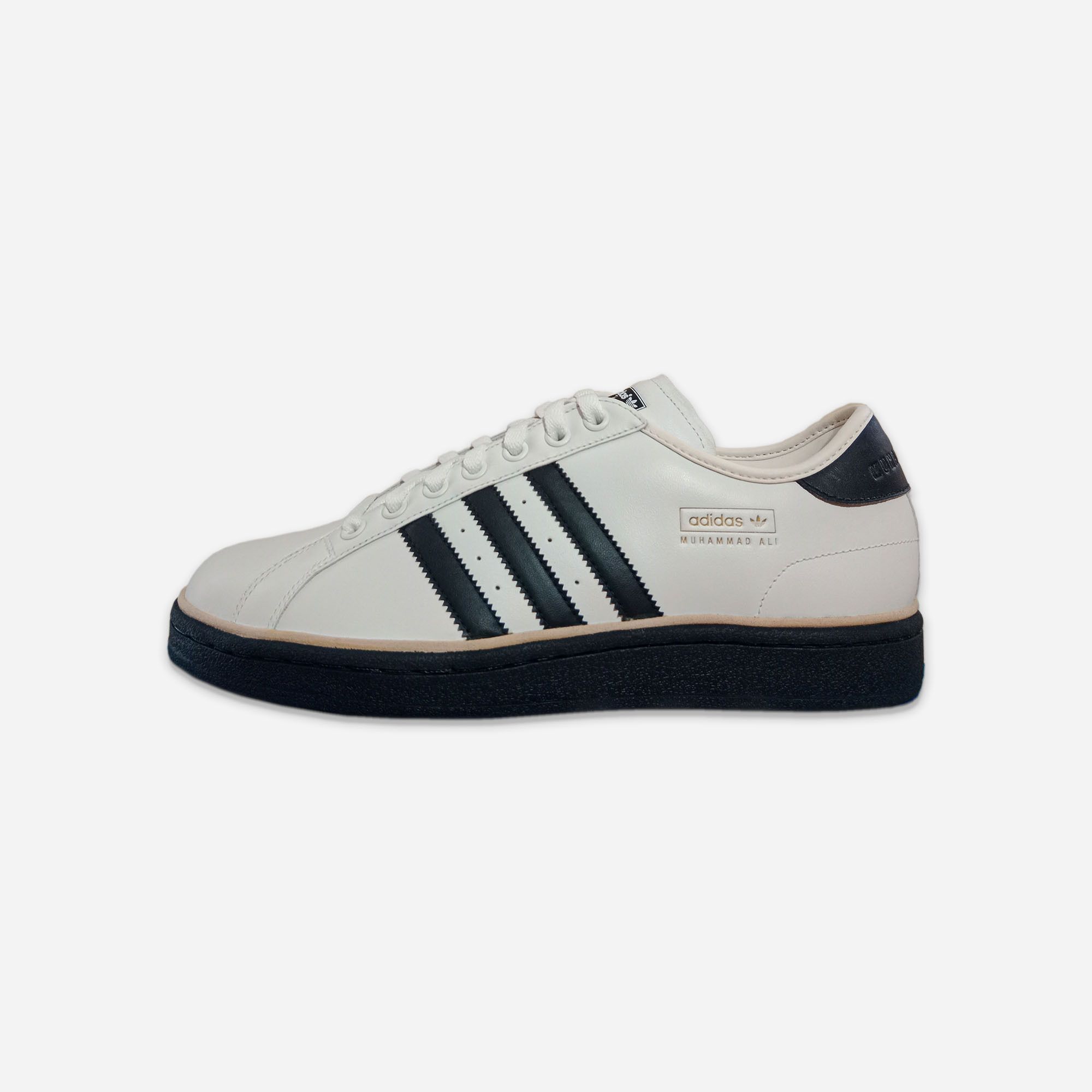 Adidas ali classic 945677 US10 WHITE MUHAMMAD ALI 2005 | Grailed