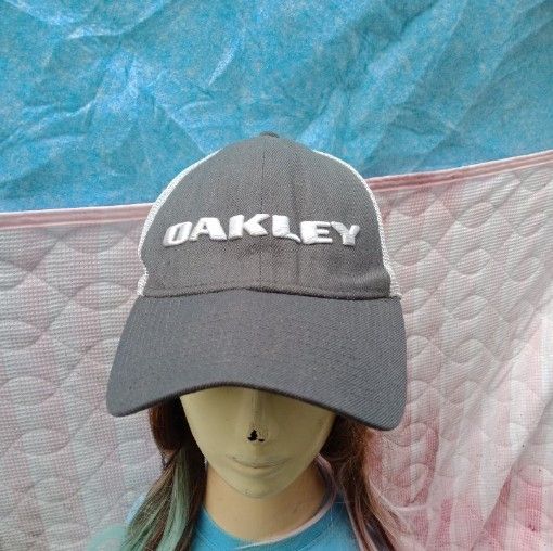 🔥Vtg Oakley X New Era 9forty fits embroidery logo