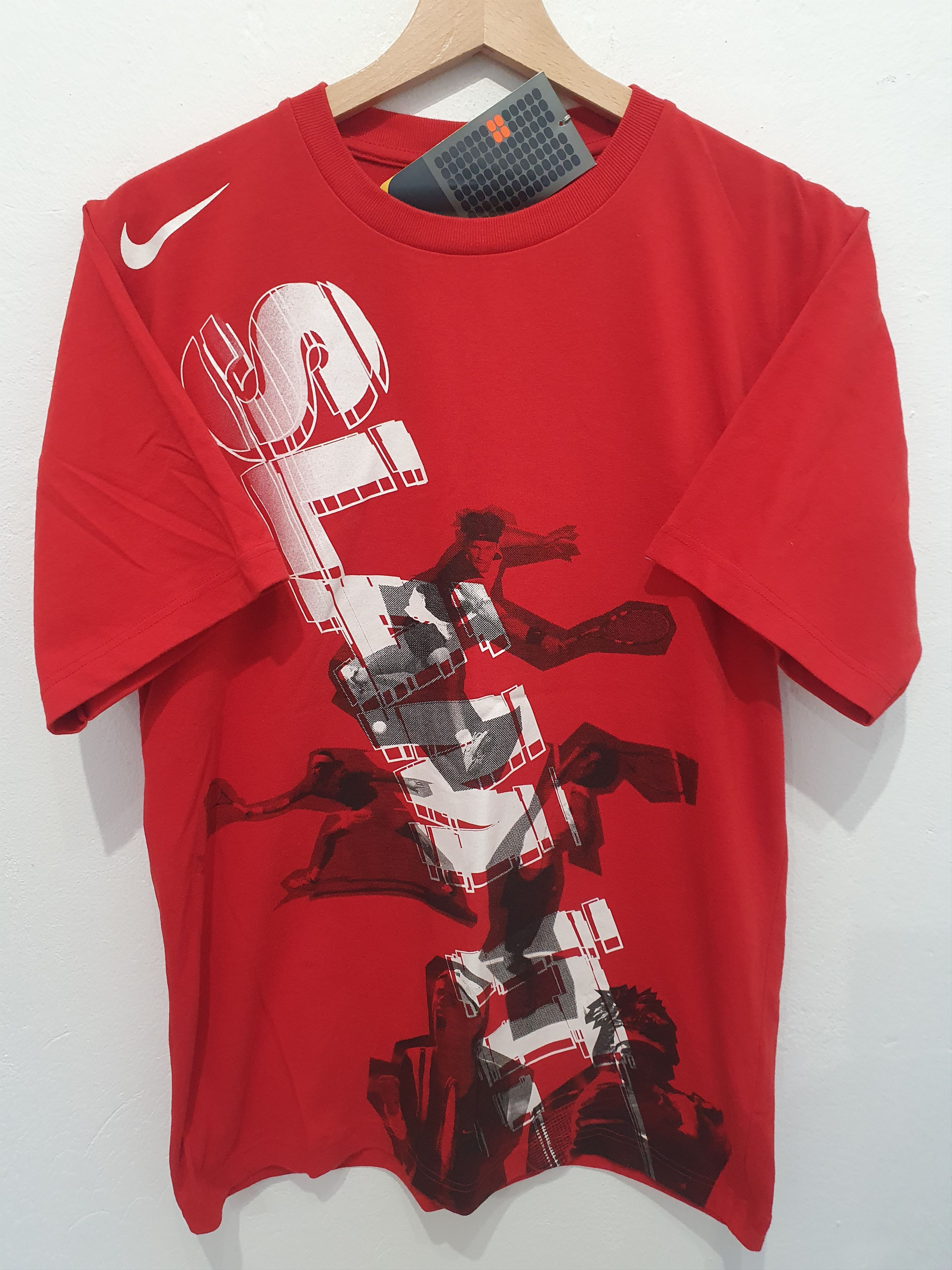 NIKE SIZE S NADAL FEDERER TSHIRT NEW TENNIS SPORT