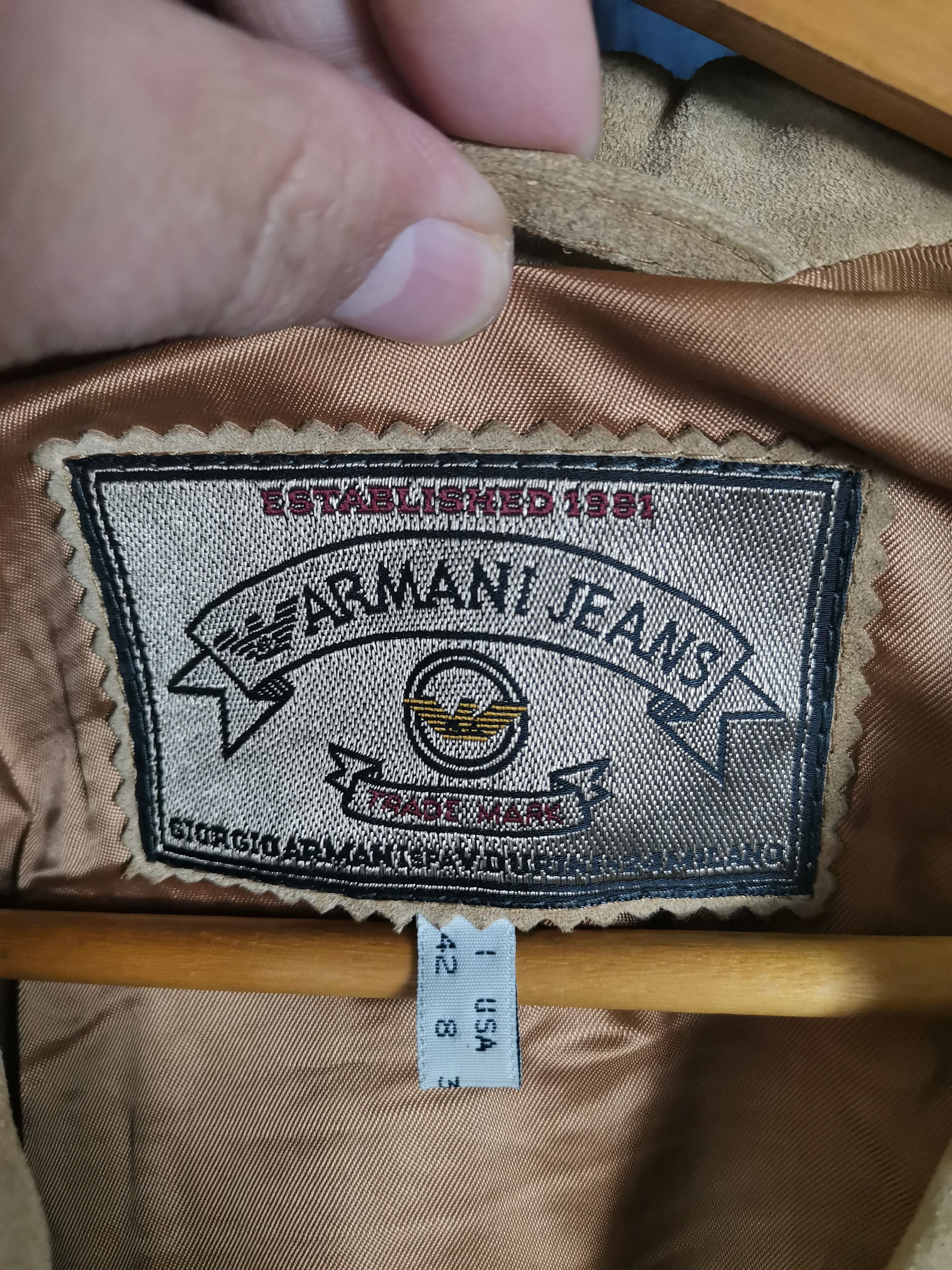 Giorgio Armani Vintage Armani Jeans Giorgio Armani Cropped Leather Jacket Size M / US 6-8 / IT 42-44 - 4 Thumbnail