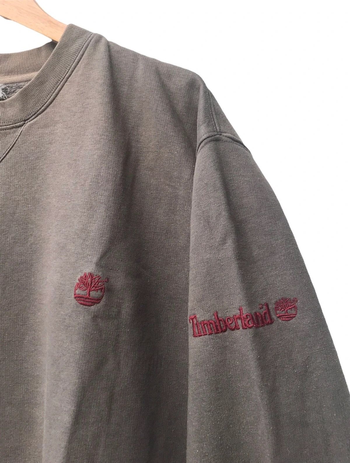 Timberland × Vintage Vintage Faded Embroidered Timberland Sweatshirt Size US L / EU 52-54 / 3 - 4 Thumbnail