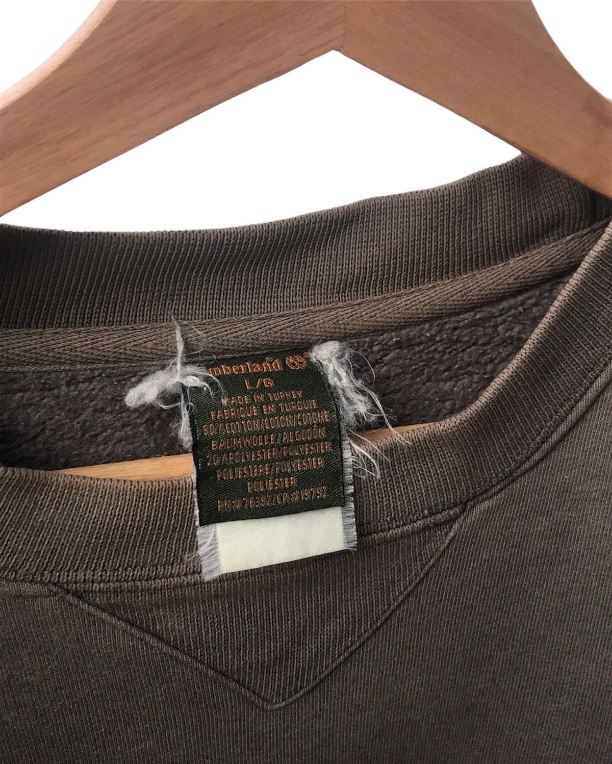 Timberland × Vintage Vintage Faded Embroidered Timberland Sweatshirt Size US L / EU 52-54 / 3 - 5 Thumbnail