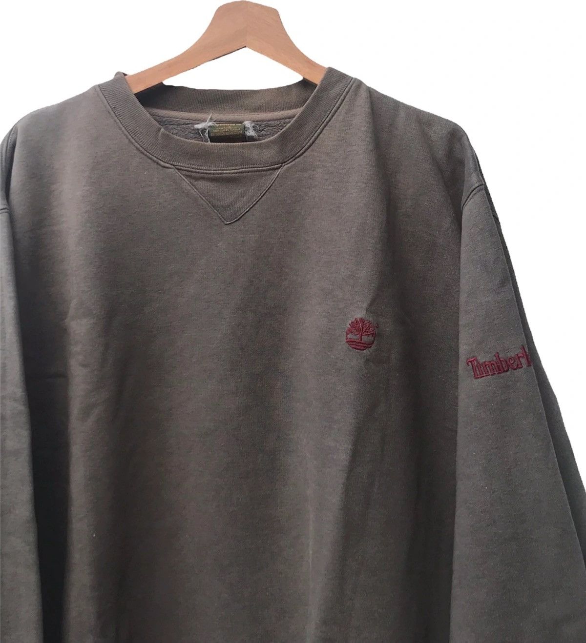 Timberland × Vintage Vintage Faded Embroidered Timberland Sweatshirt Size US L / EU 52-54 / 3 - 3 Thumbnail