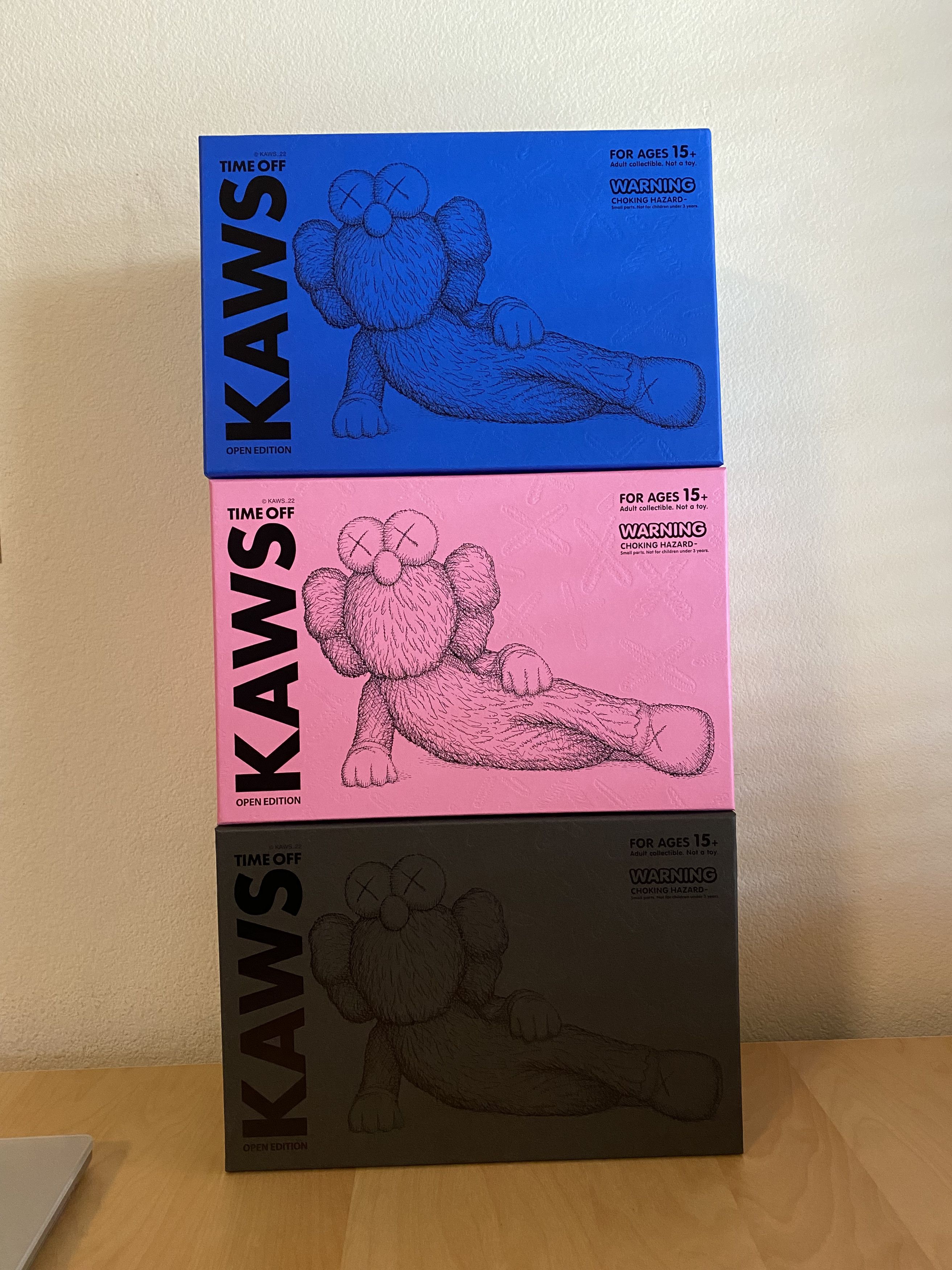 KAWS TIME OFF