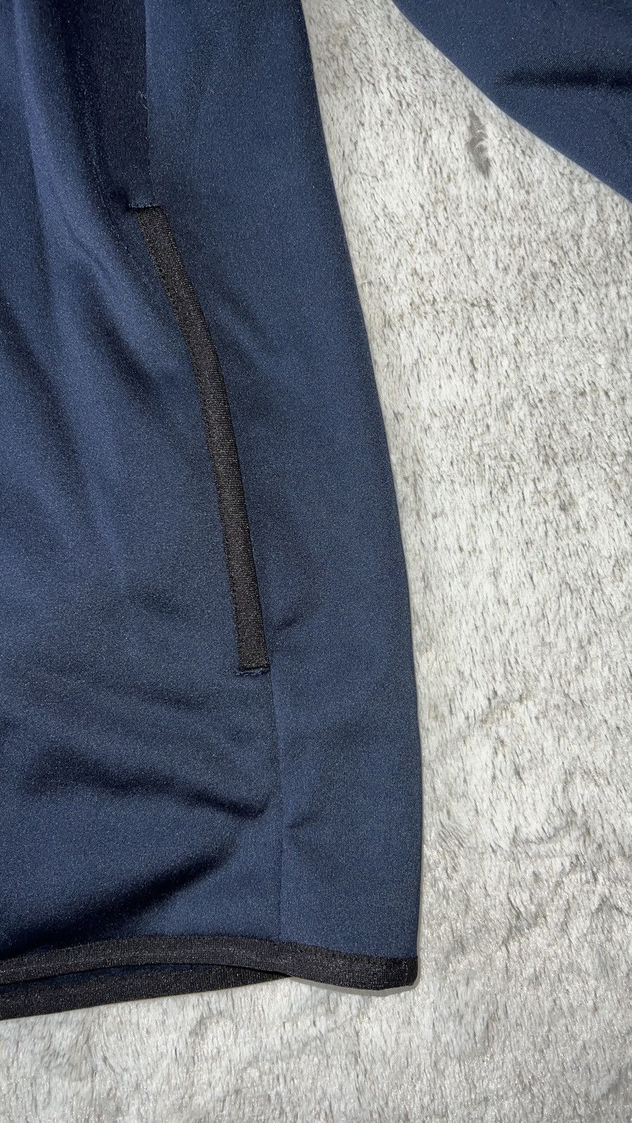 Theory Theory NWOT Nyles Hybrid Fleece w/Thumbhole Size US S / EU 44-46 / 1 - 5 Thumbnail