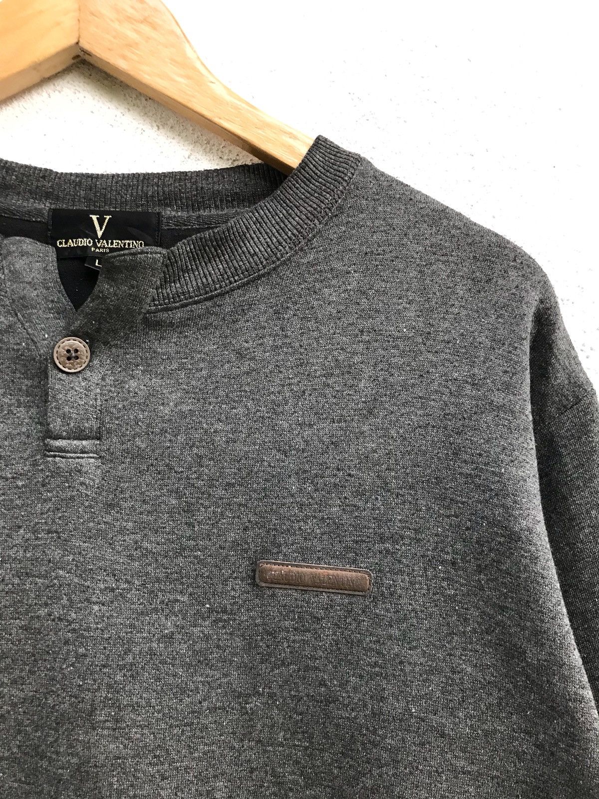 Valentino Vintage Claudio Valentino Crewneck Button Neck Sweatshirt Size US L / EU 52-54 / 3 - 3 Thumbnail