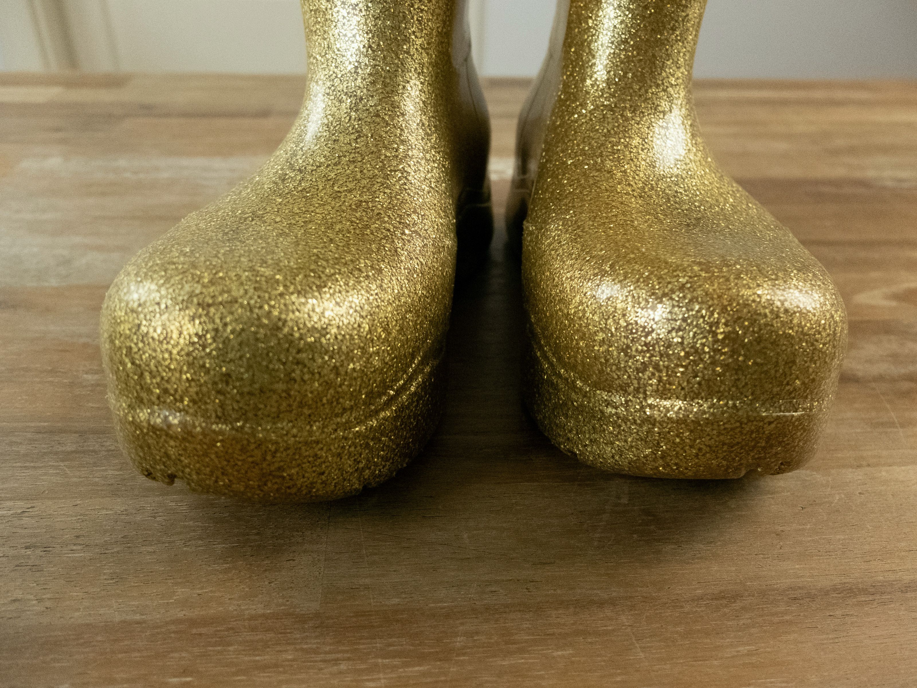 Bottega Veneta BOTTEGA VENETA Puddle gold glitter rubber ankle boots 6 36 q Size US 6 / IT 36 - 6 Thumbnail