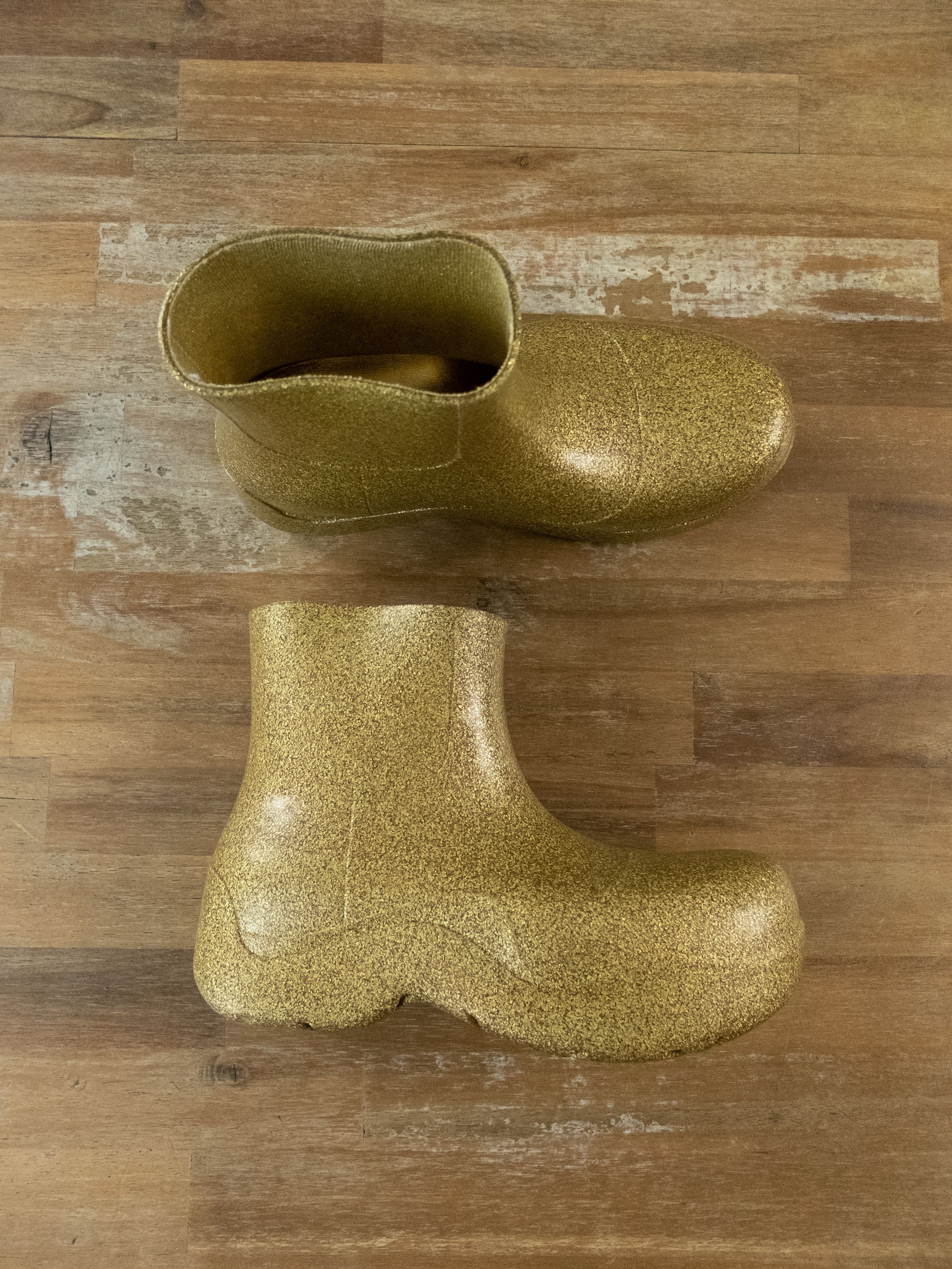 Bottega Veneta BOTTEGA VENETA Puddle gold glitter rubber ankle boots 7 37 q Size US 7 / IT 37 - 4 Thumbnail