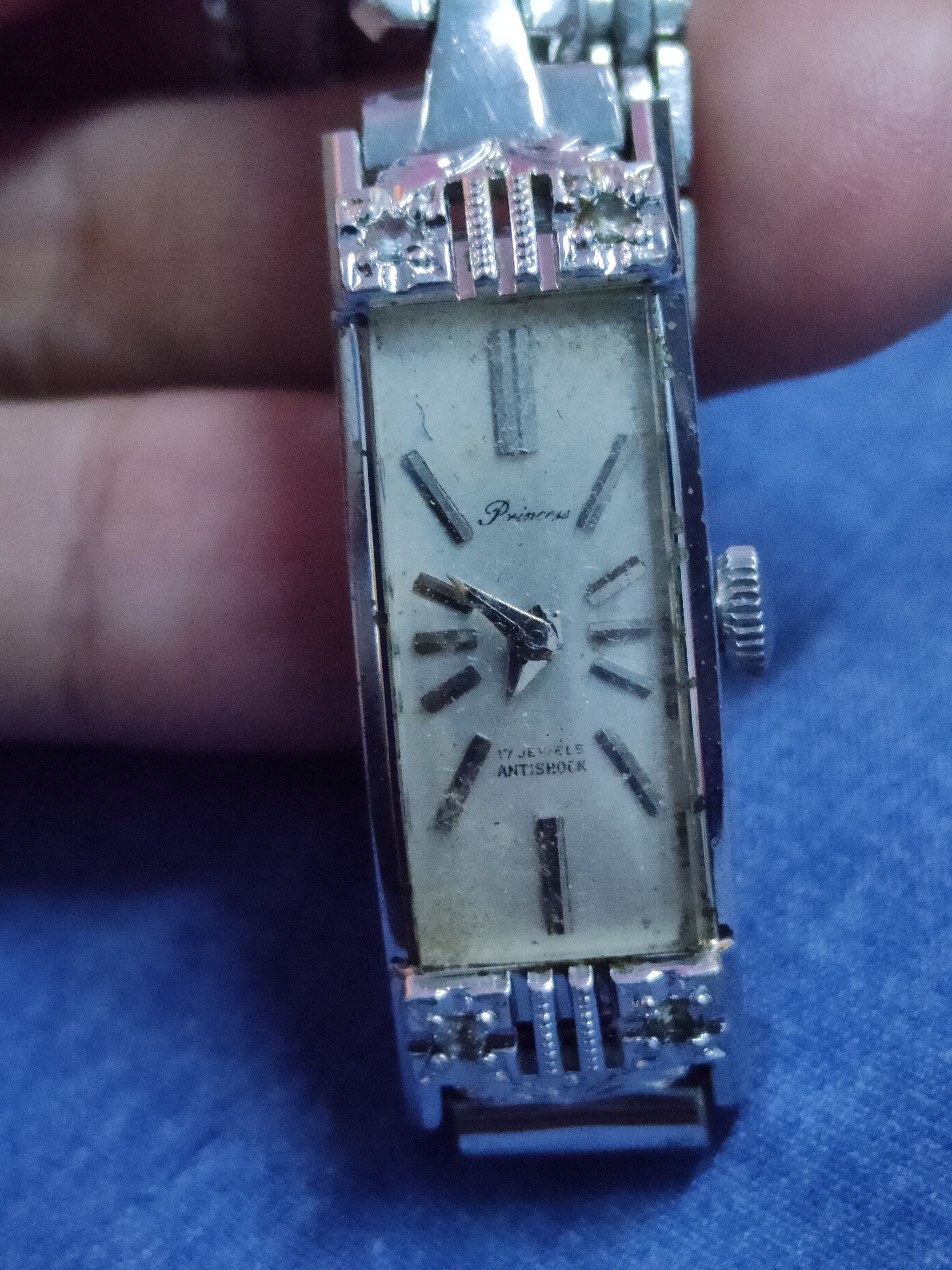 Vintage Princess Analog Antishock hand winding vintage Watch #J059S Size ONE SIZE - 2 Thumbnail