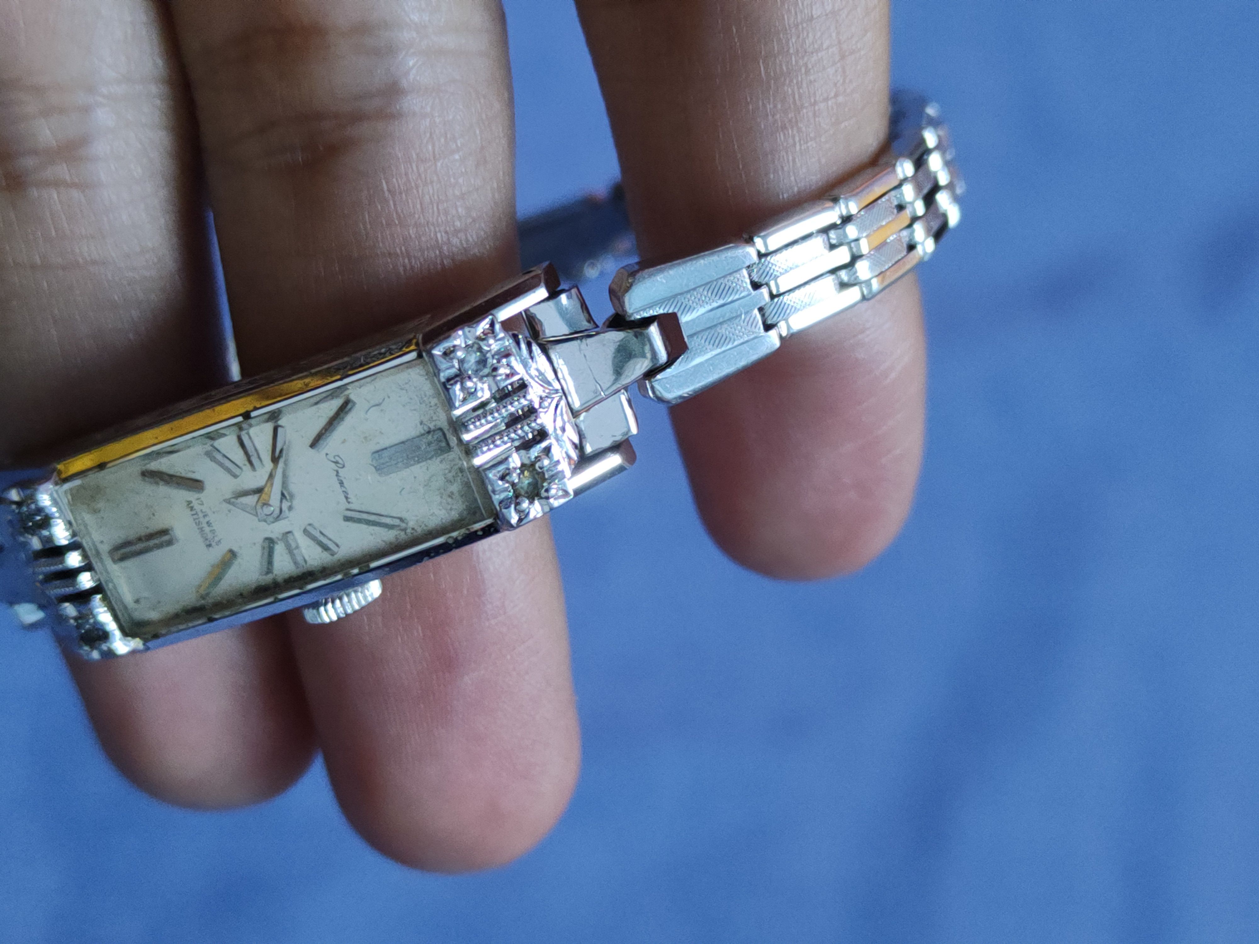 Vintage Princess Analog Antishock hand winding vintage Watch #J059S Size ONE SIZE - 4 Thumbnail