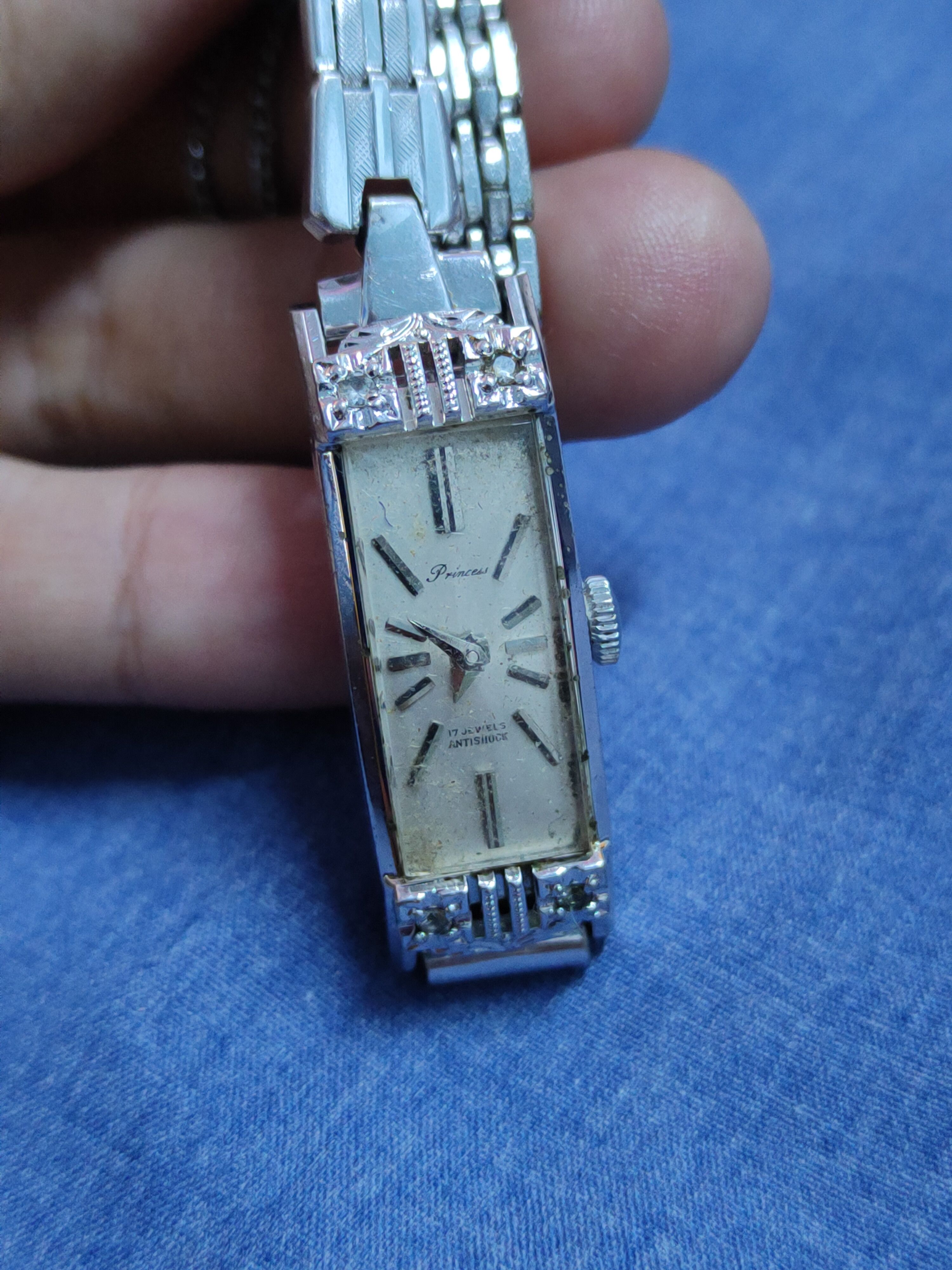 Vintage Princess Analog Antishock hand winding vintage Watch #J059S Size ONE SIZE - 3 Thumbnail