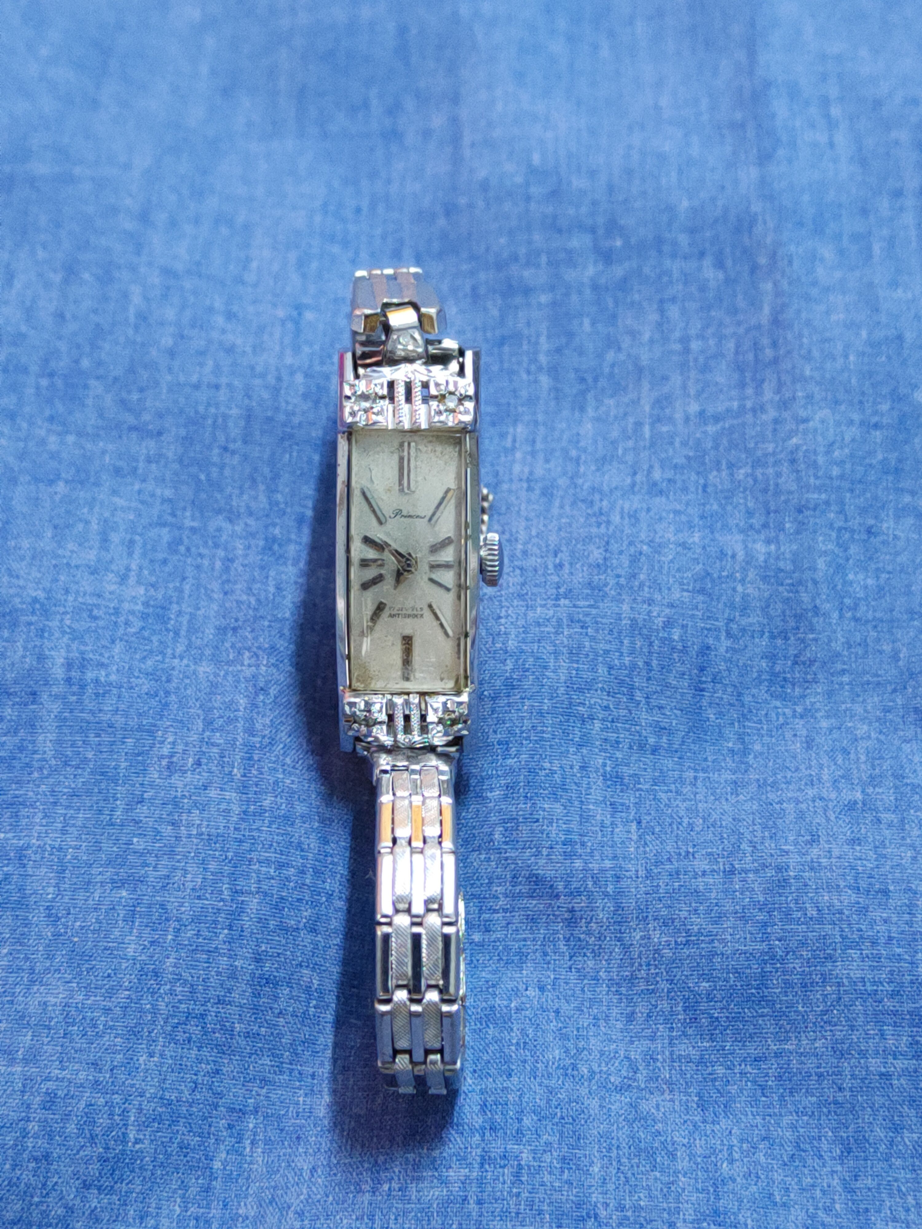 Vintage Princess Analog Antishock hand winding vintage Watch #J059S Size ONE SIZE - 1 Thumbnail