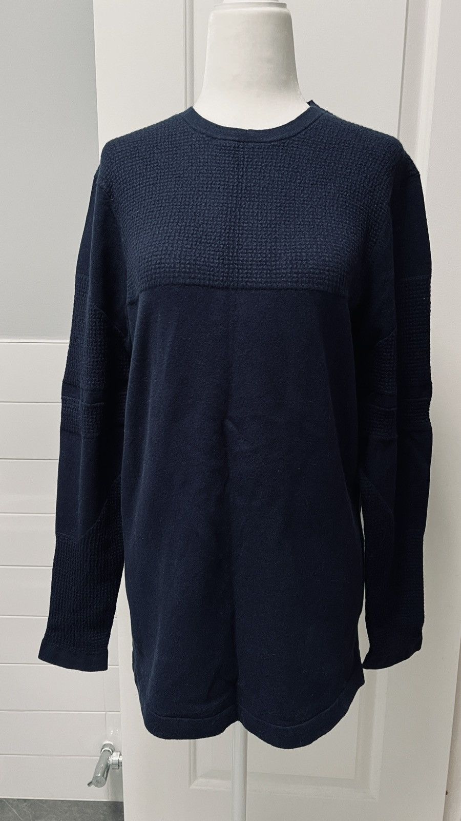 Helmut Lang Helmut Lang NWOT Indigo Graphic pullover Size US S / EU 44-46 / 1 - 2 Thumbnail