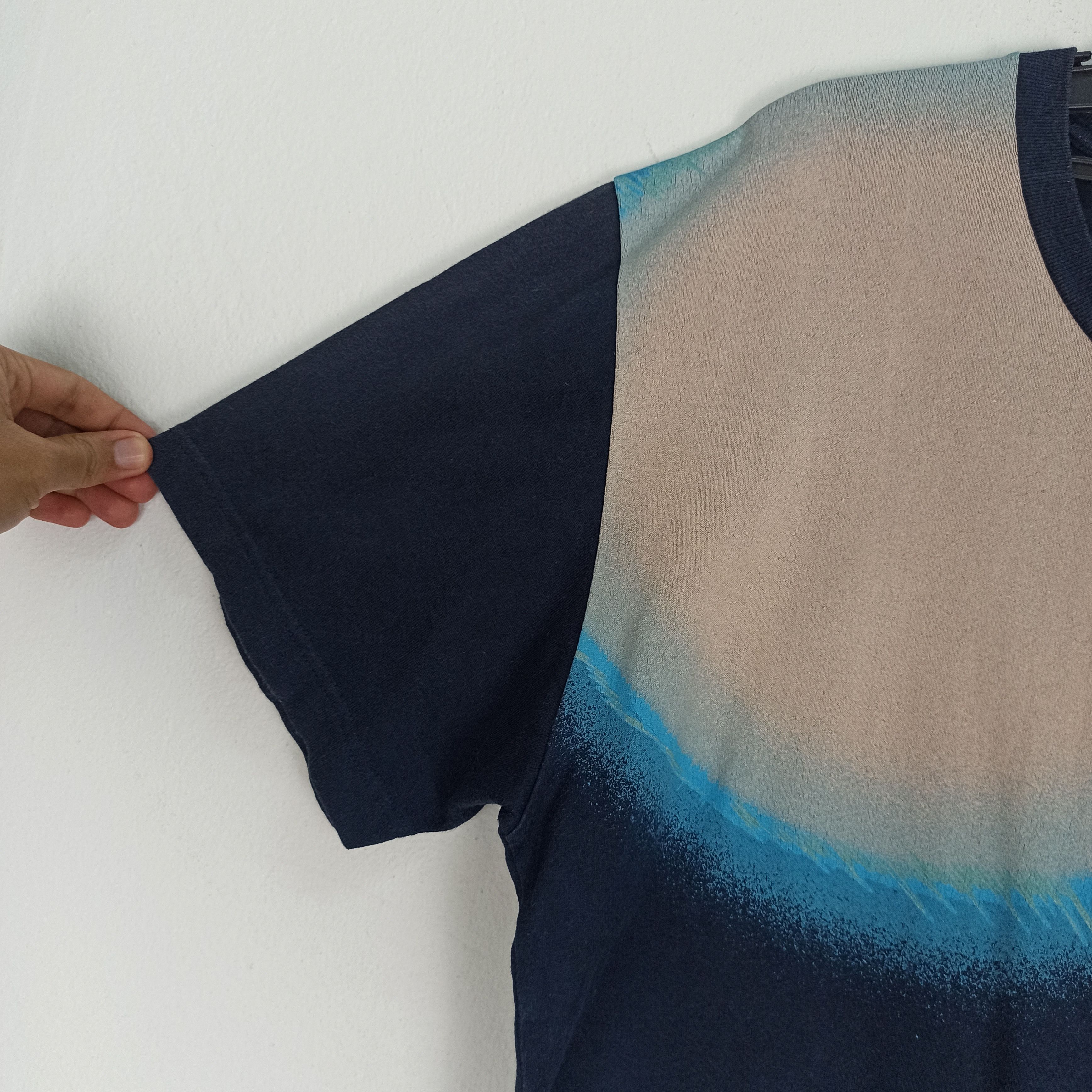 Anime Rare Dragon Ball Son Goku X Uniqlo Tshirt Size US L / EU 52-54 / 3 - 5 Thumbnail