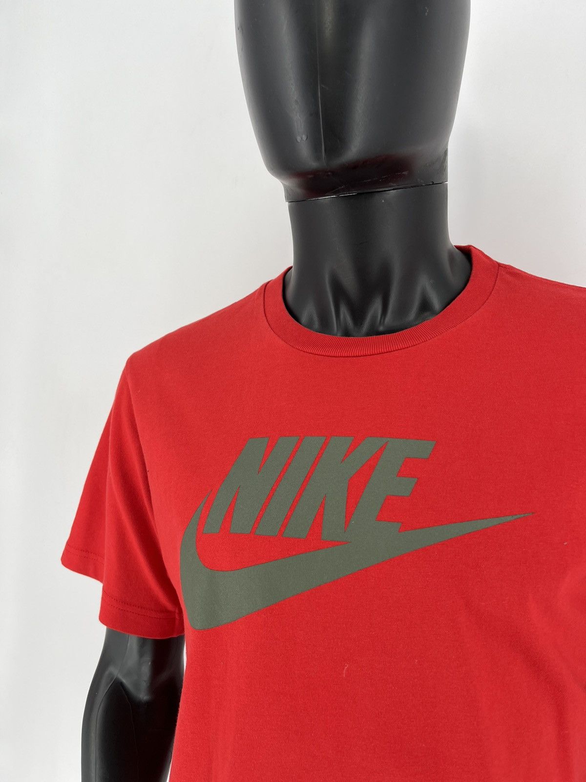 Nike × Vintage Vintage Y2K Nike Big Swoosh RED T-Shirt Size US M / EU 48-50 / 2 - 7 Thumbnail