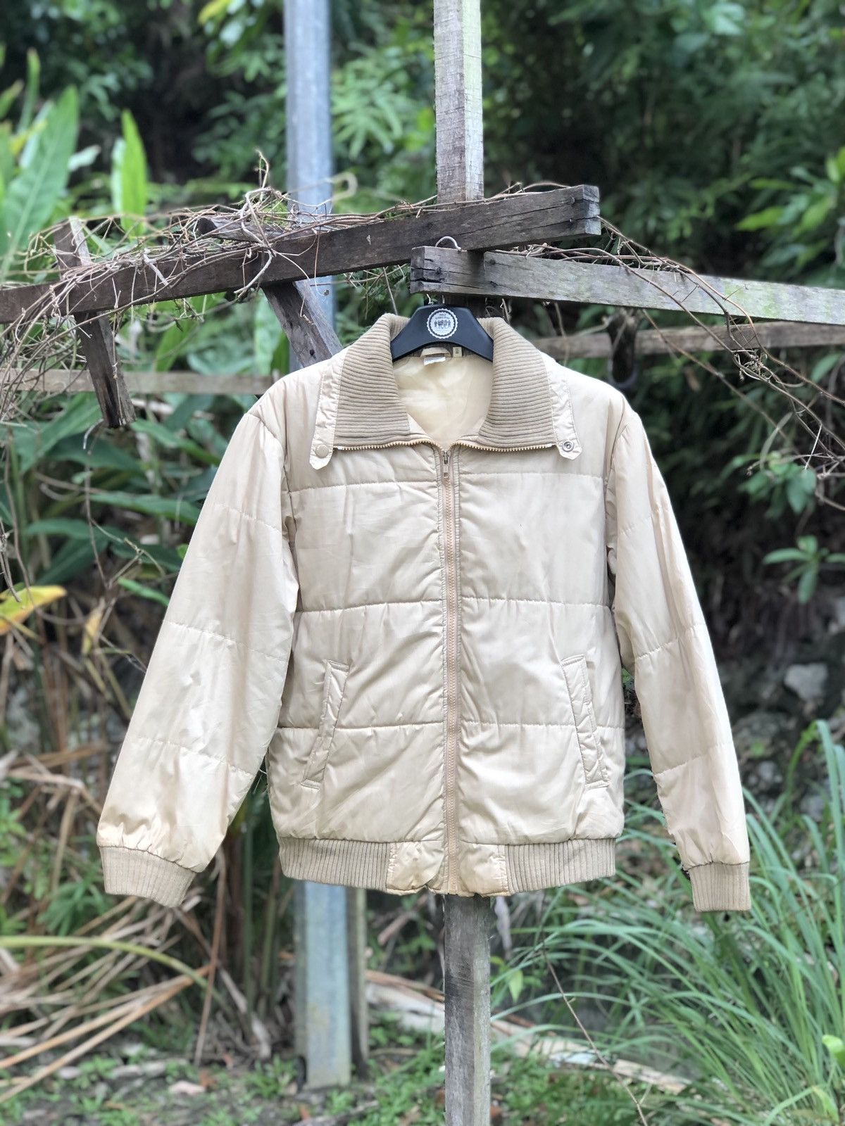 image of Vintage 80's Puffer Jacket Unbranded in All Nude, Men's (Size Medium)
