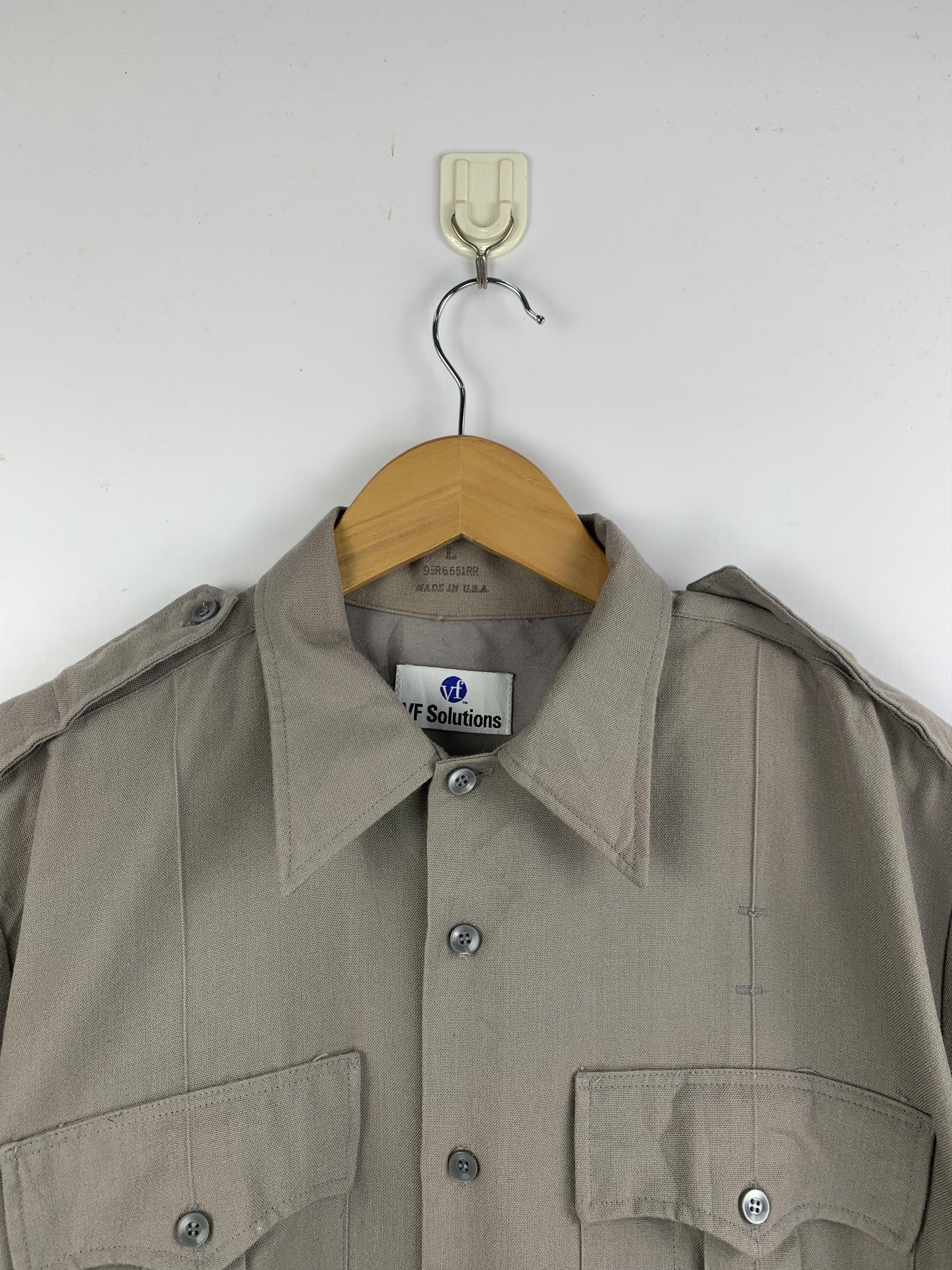 Vintage Vintage 90s VF Solution Button Up Denim Worker Shirt J1623 Size US L / EU 52-54 / 3 - 7 Thumbnail