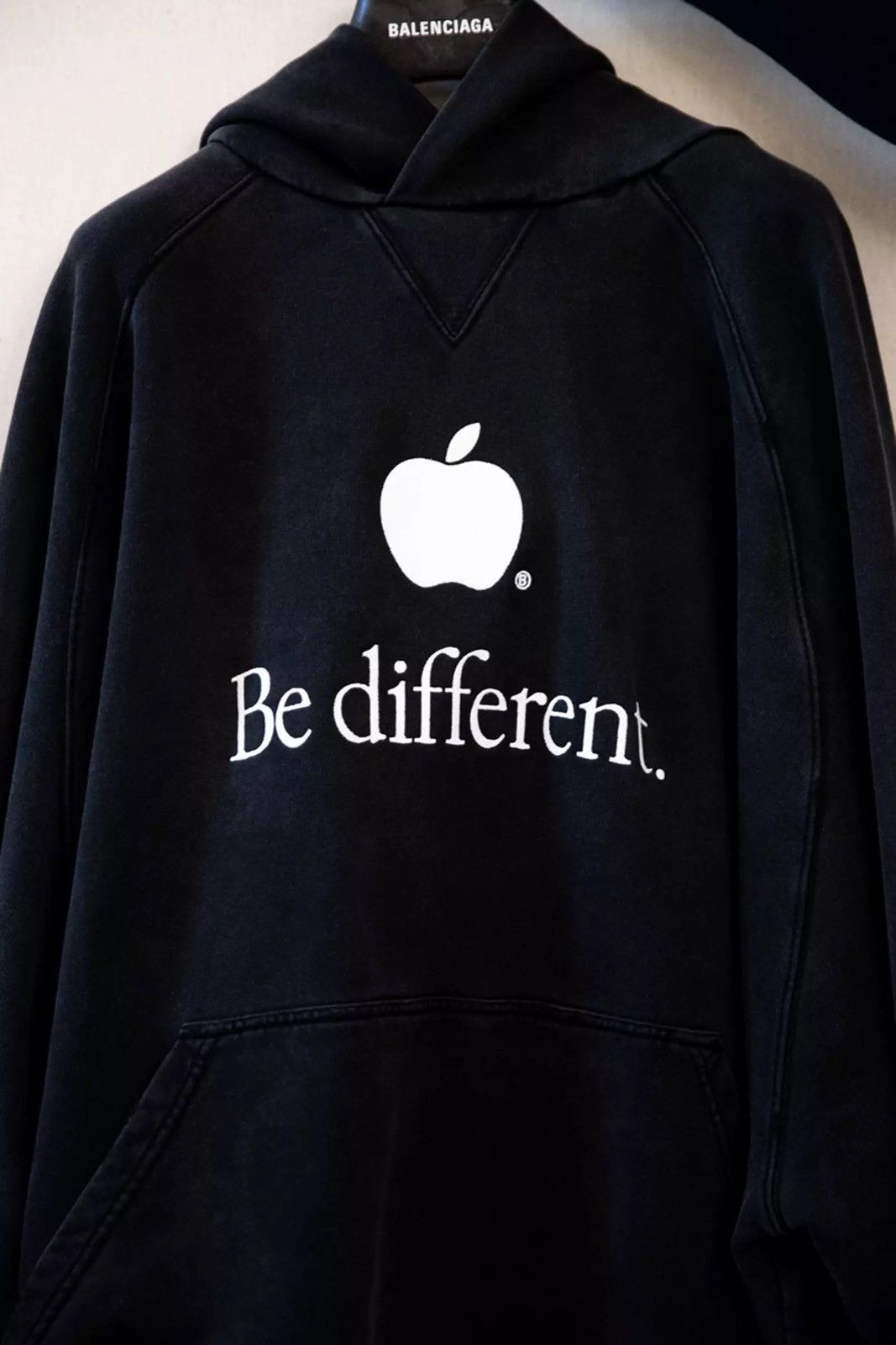 Balenciaga UNRELEASED Runway Be Different Apple 2-piece Hoodie Size US S / EU 44-46 / 1 - 4 Thumbnail