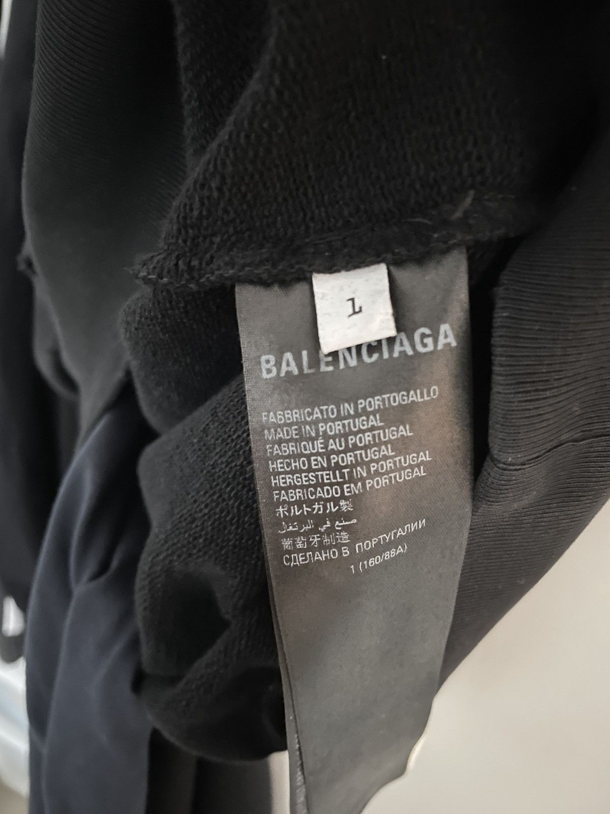 Balenciaga UNRELEASED Runway Be Different Apple 2-piece Hoodie Size US S / EU 44-46 / 1 - 7 Thumbnail