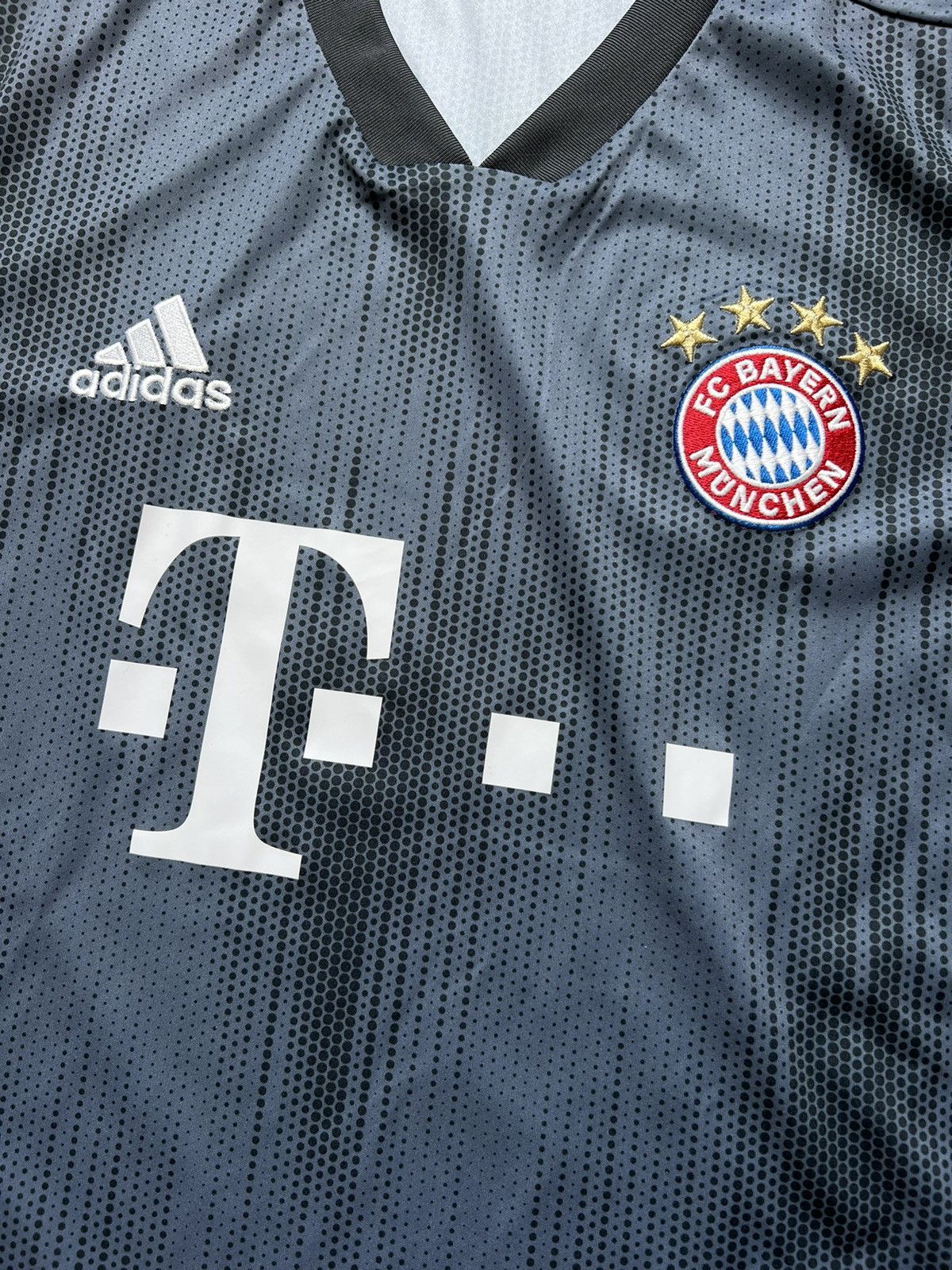 Adidas × Vintage Bayern Munich / Munchen 2018/19 Football Shirt Soccer Jersey Size US L / EU 52-54 / 3 - 3 Thumbnail