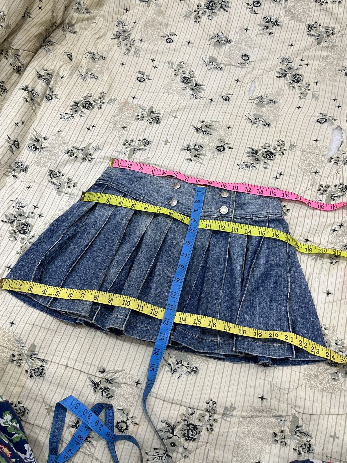 Japanese Brand (Kkkk). VINTAGE UPPER FREAK PLEATED DENIM SKIRTS Size 29" - 11 Thumbnail