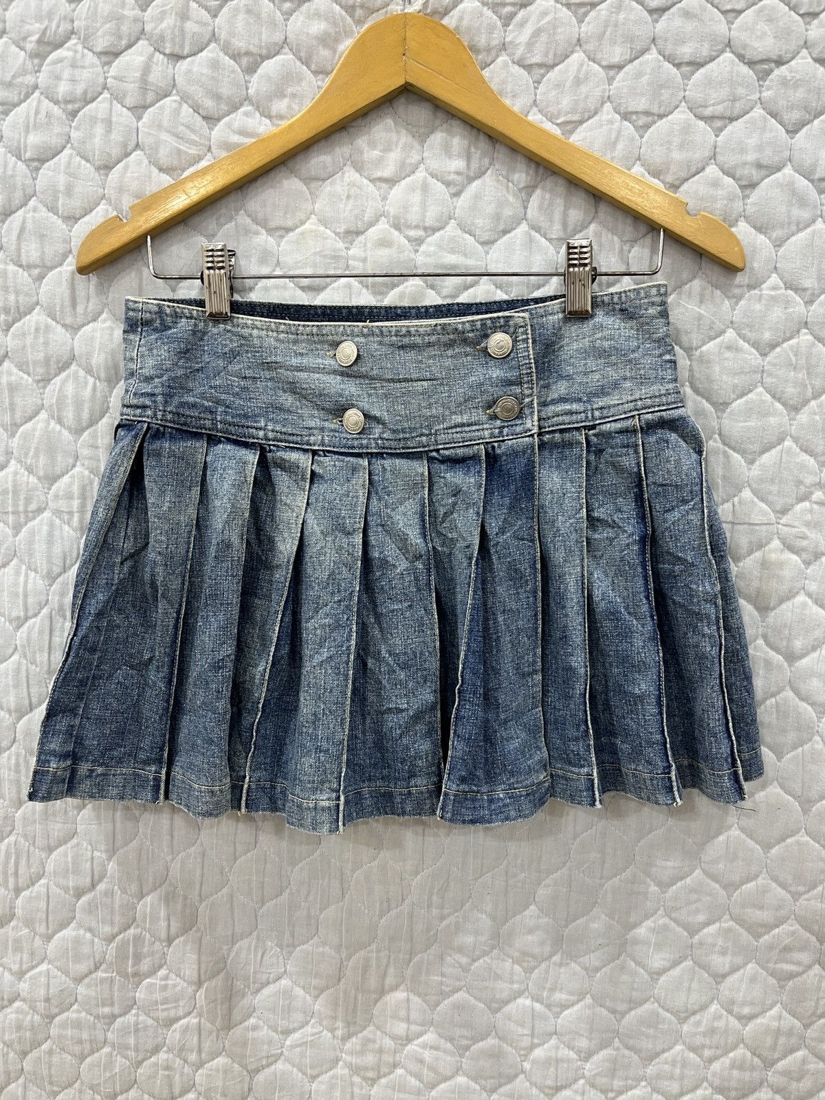 Japanese Brand (Kkkk). VINTAGE UPPER FREAK PLEATED DENIM SKIRTS Size 29" - 1 Thumbnail
