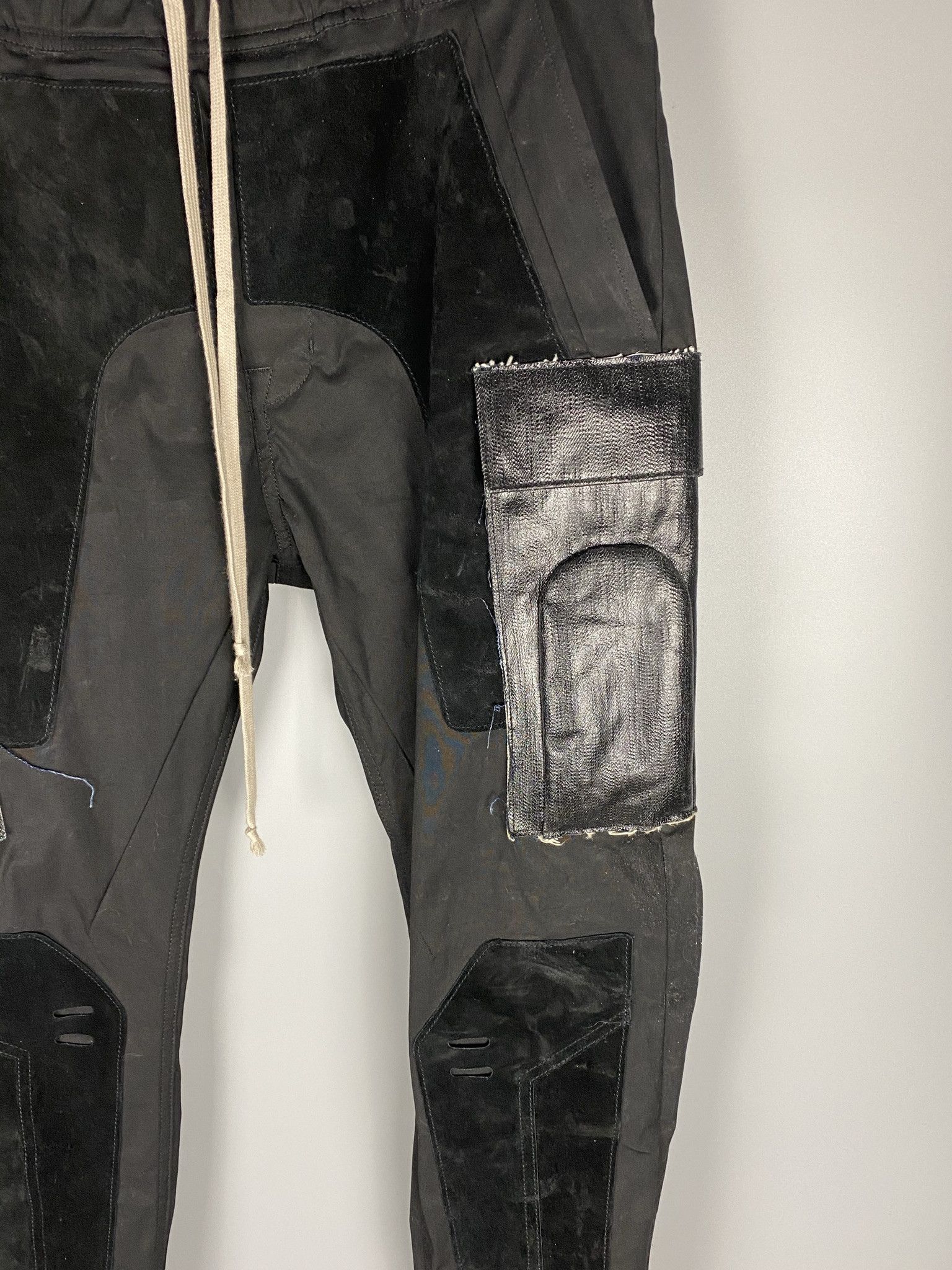Rick Owens FW19 ‘LARRY’ Runway Black/Black Suede Patch Cargojoggers Size US 36 / EU 52 - 4 Thumbnail