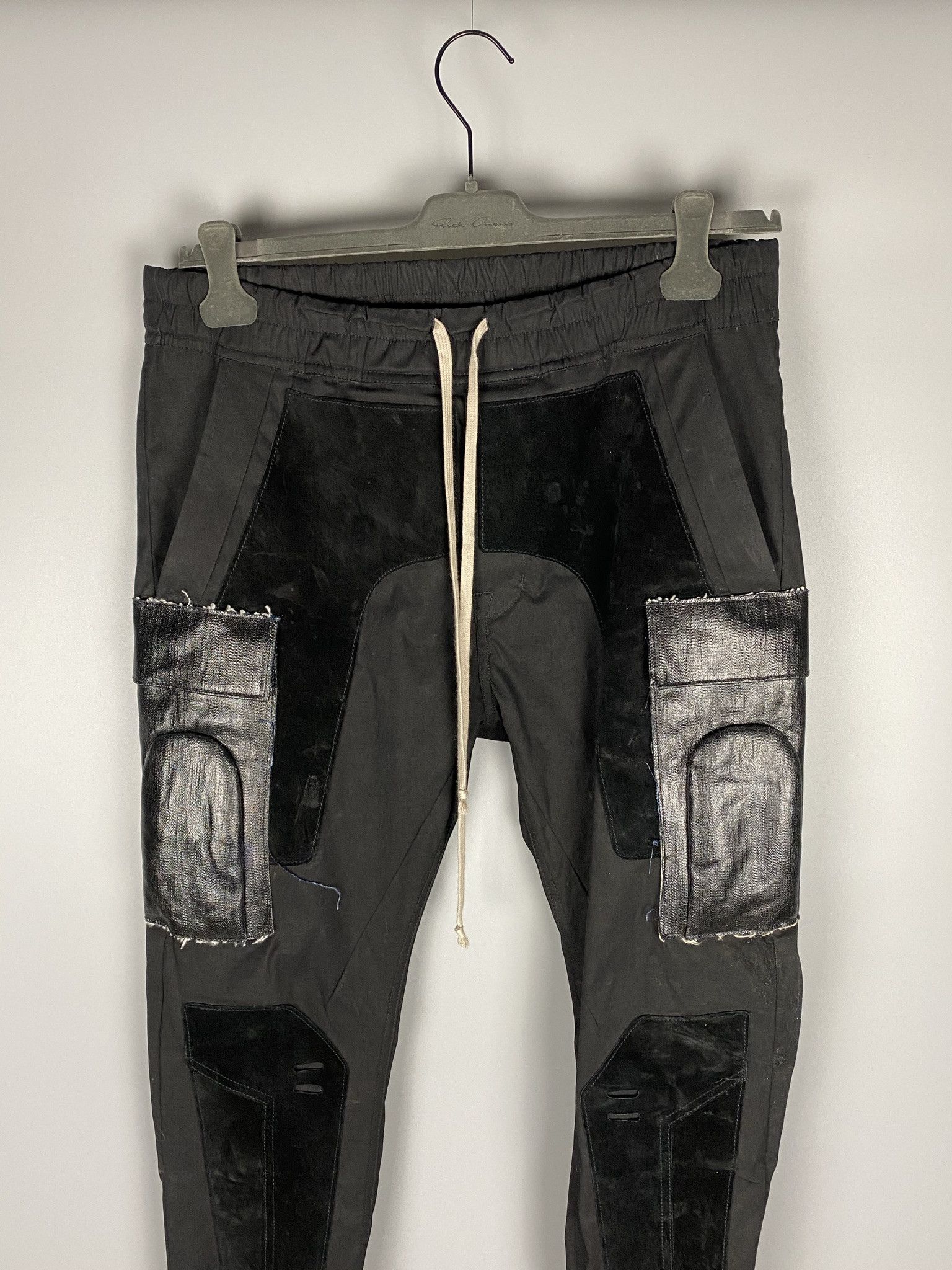 Rick Owens FW19 ‘LARRY’ Runway Black/Black Suede Patch Cargojoggers Size US 36 / EU 52 - 3 Thumbnail