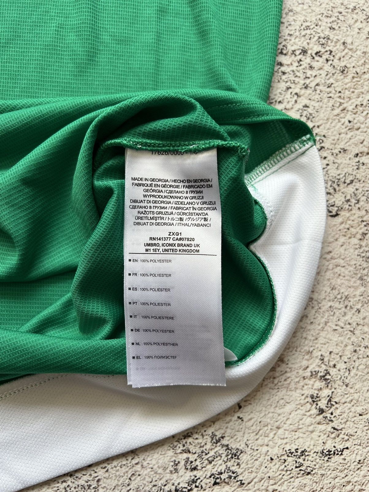 Umbro × Vintage 2018-19 Werder Bremen Umbro Home Shirt / Soccer Jersey Size US M / EU 48-50 / 2 - 6 Thumbnail