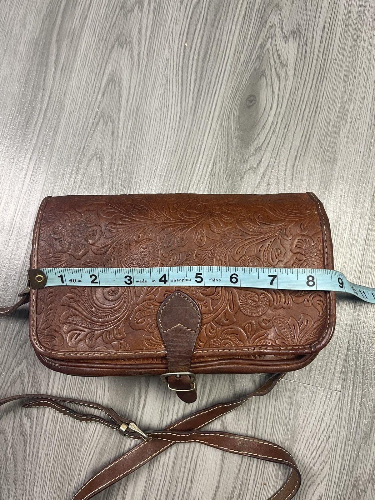 Genuine Leather Unisex! Floral motif crafted leather box crossbody bag Size ONE SIZE - 10 Thumbnail