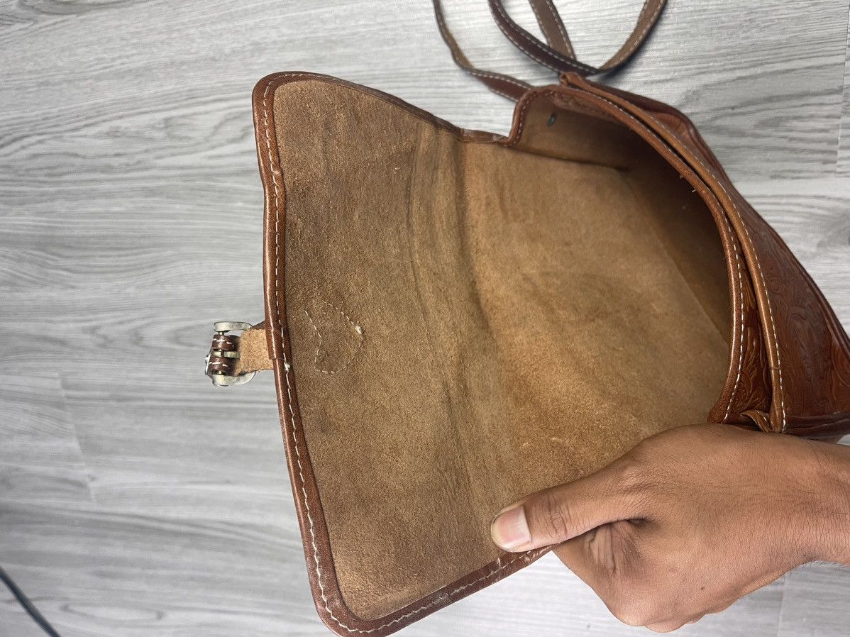 Genuine Leather Unisex! Floral motif crafted leather box crossbody bag Size ONE SIZE - 13 Thumbnail