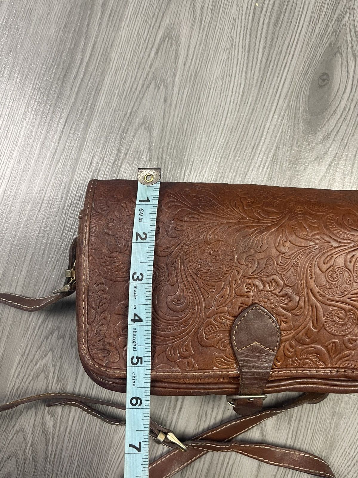 Genuine Leather Unisex! Floral motif crafted leather box crossbody bag Size ONE SIZE - 11 Thumbnail