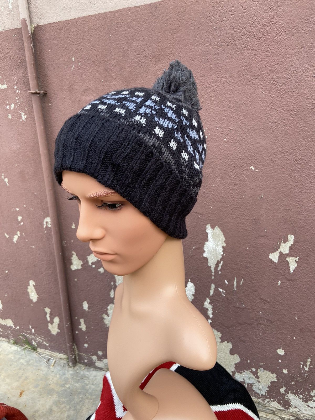 新品　JW Anderson ビーニー　swan ニットjwanderson 新品JW Anderson ビーニーswan ニットjwanderson