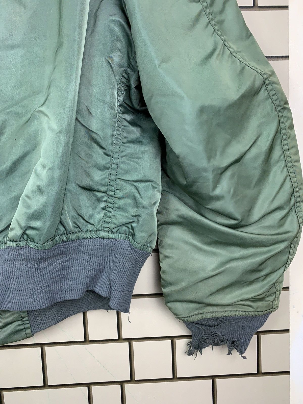 Alpha Industries Vintage Alpha Industries Bomber Jacket Made in Usa Size US L / EU 52-54 / 3 - 17 Thumbnail