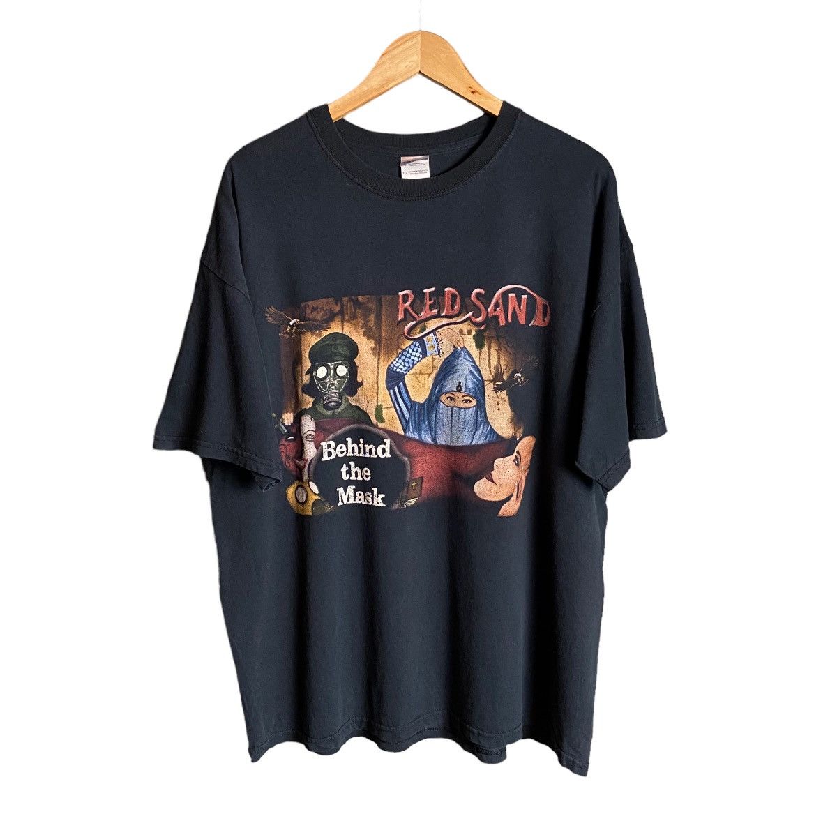 Band Tees Vintage Y2K Red Sand Rock Band Tees / Gas Mask Size US XL / EU 56 / 4 - 1 Thumbnail
