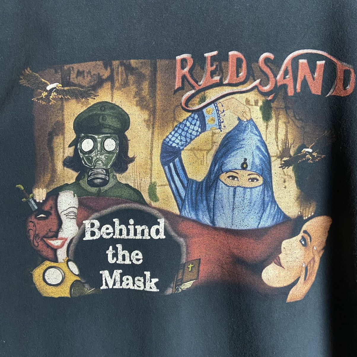Band Tees Vintage Y2K Red Sand Rock Band Tees / Gas Mask Size US XL / EU 56 / 4 - 2 Thumbnail