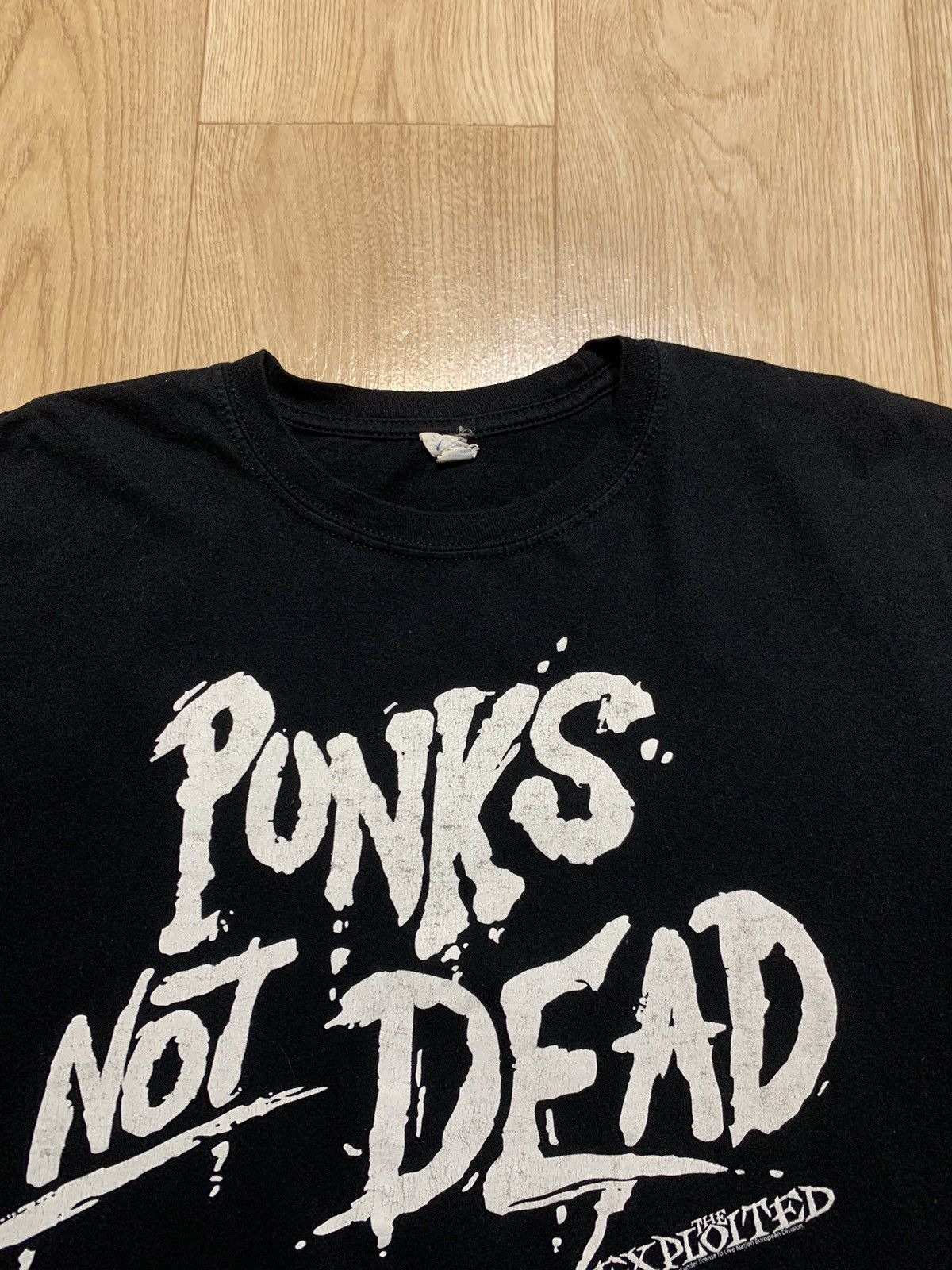 Band Tees Y2K Vintage PUNKS NOT DEAD T-Shirt Rare Size US XL / EU 56 / 4 - 5 Thumbnail