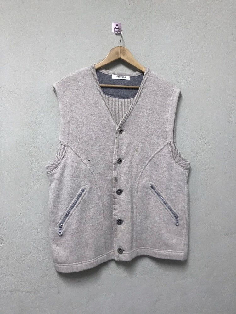 image of Icerberg Sleveless Button Up Cardigan in Crea, Men's (Size Large)