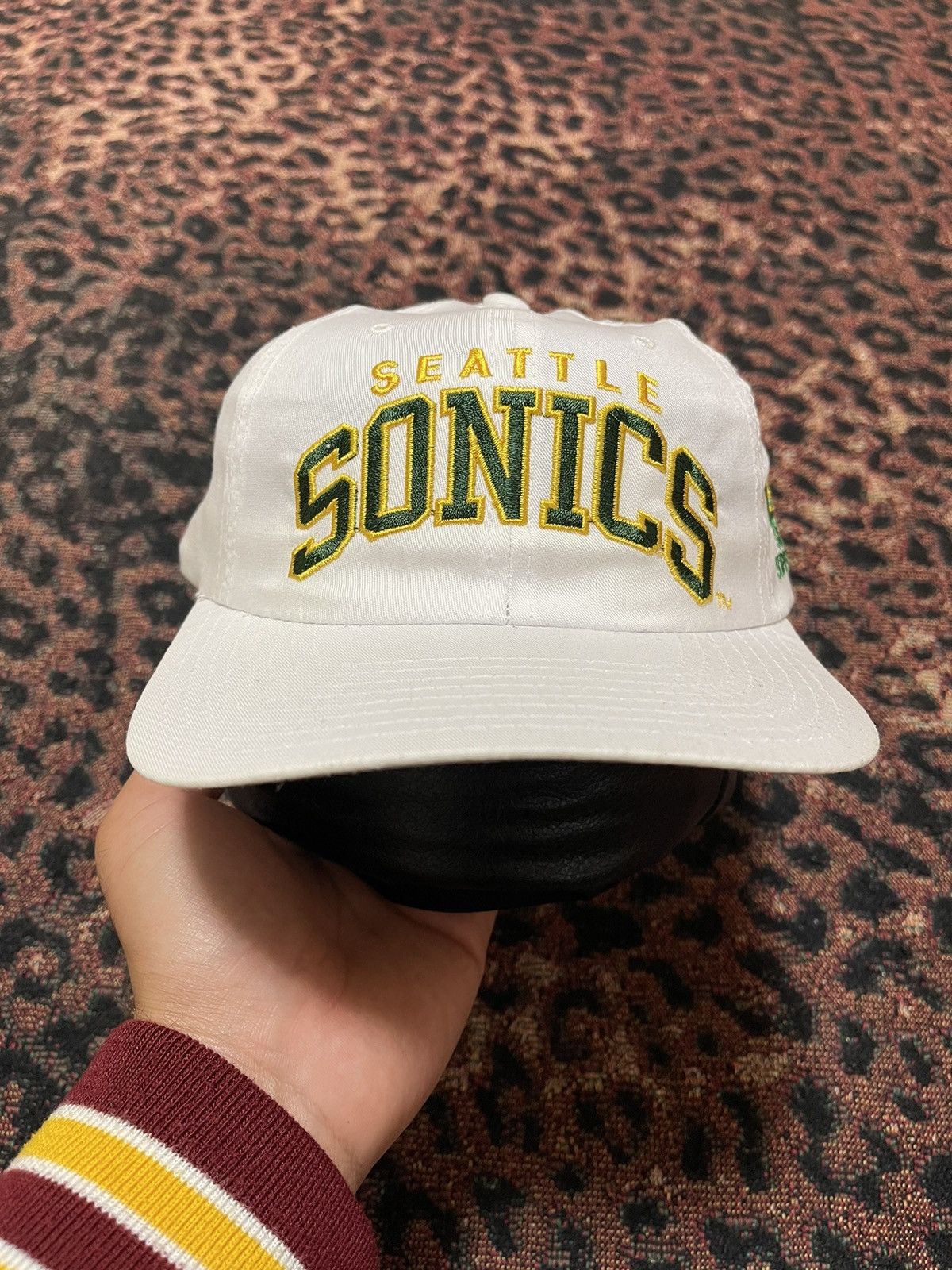 image of NBA x Sports Specialties Vintage 90's Starter Seattle Supersonics Sonics Arch Snapback in White/Ora
