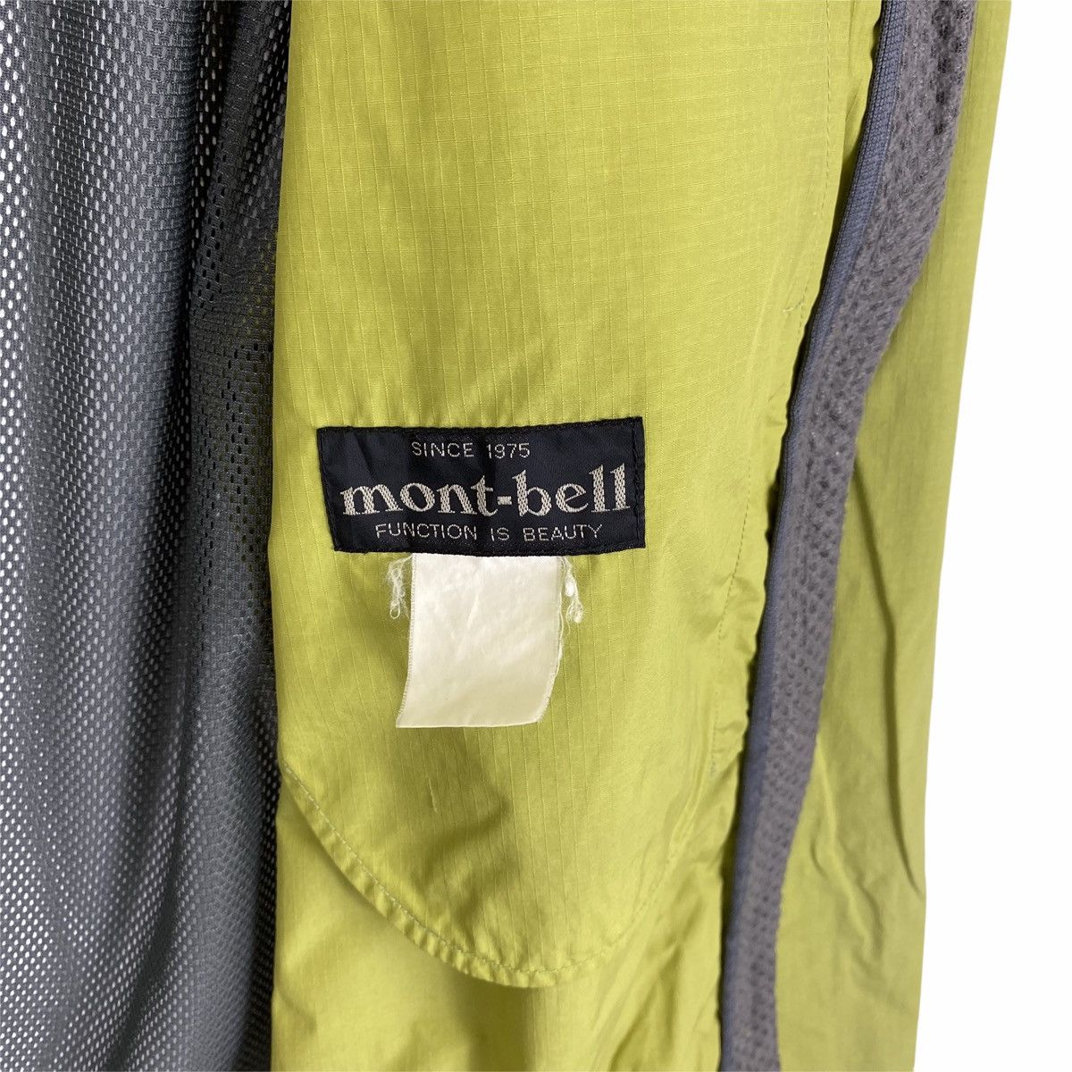 Montbell × Vintage Vintage MONTBELL Outdoor Small Logo Light Jacket Windbreaker Size US L / EU 52-54 / 3 - 9 Thumbnail
