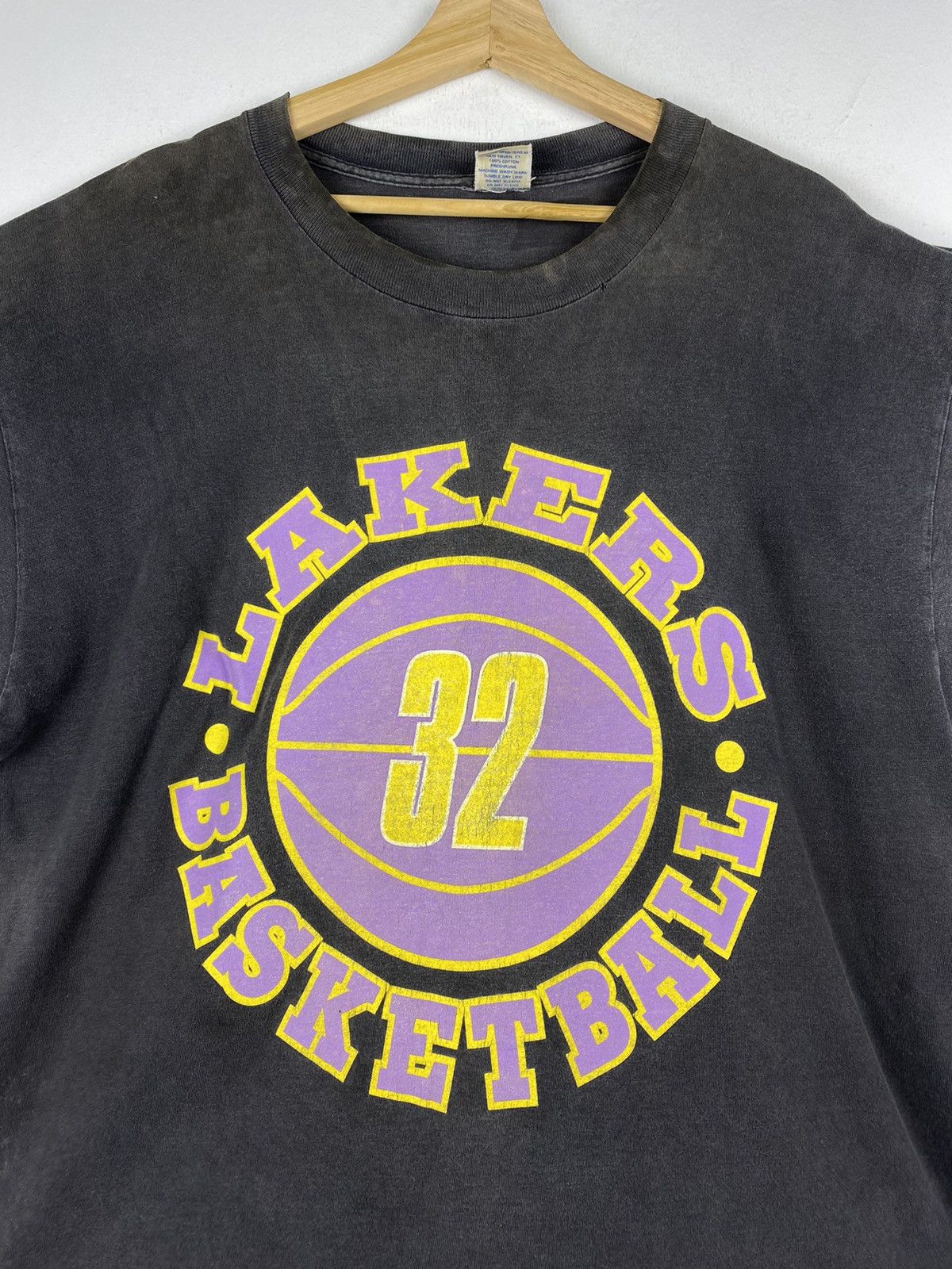 Vintage GONE 🔥 Vintage Trashed 90s Magic Johnson Lakers T Shirt Size US L / EU 52-54 / 3 - 3 Thumbnail