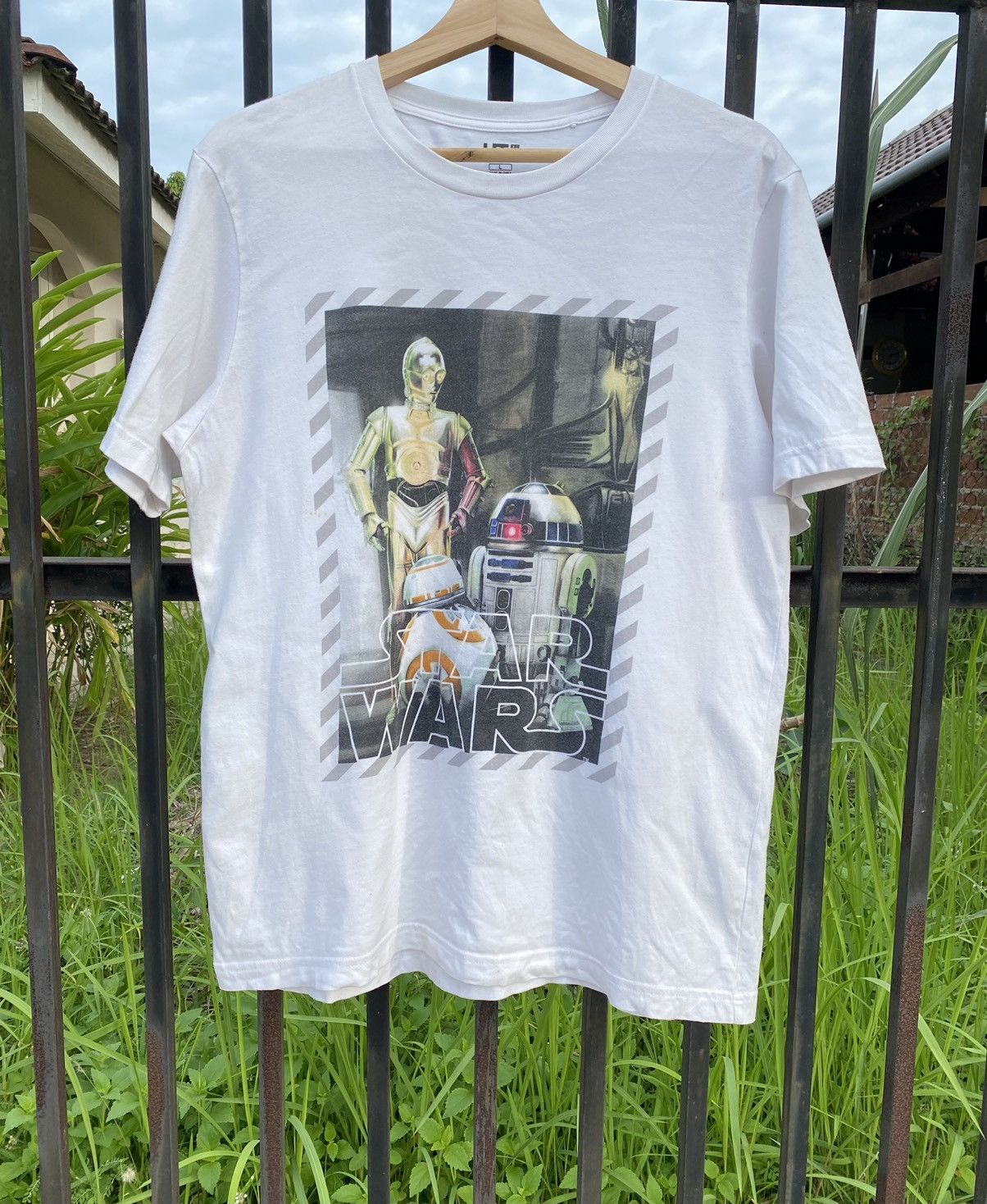 Star Wars OFFER 🔥 Vintage Y2K Uniqlo x Star Wars Tee T Shirt Size US L / EU 52-54 / 3 - 1 Thumbnail
