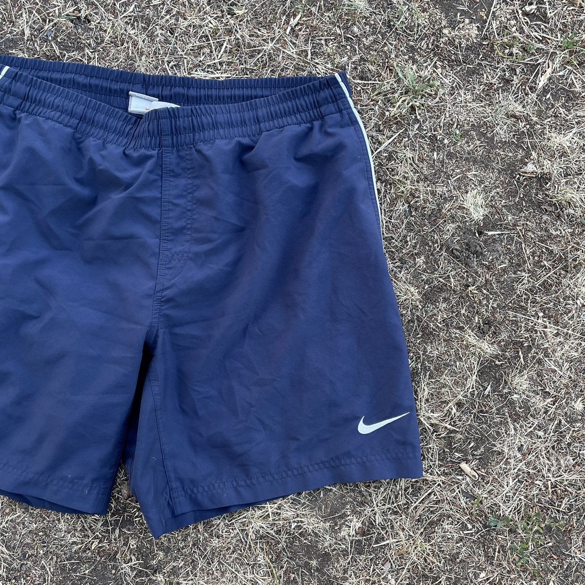 Vintage Vintage Nike Swoosh Shorts Y2K Streetwear Skate Wide Leg 35 Size US 35 - 2 Thumbnail