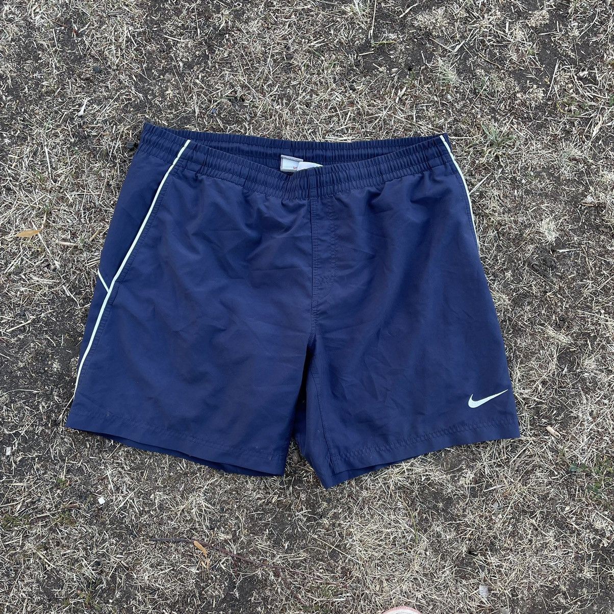 Vintage Vintage Nike Swoosh Shorts Y2K Streetwear Skate Wide Leg 35 Size US 35 - 1 Thumbnail