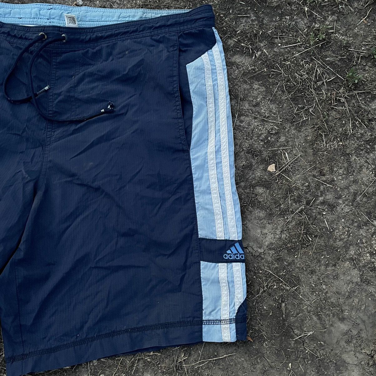 Vintage Vintage 90s Adidas Baggy Nylon Cargo Shorts Navy Faded 34 Size US 34 / EU 50 - 2 Thumbnail