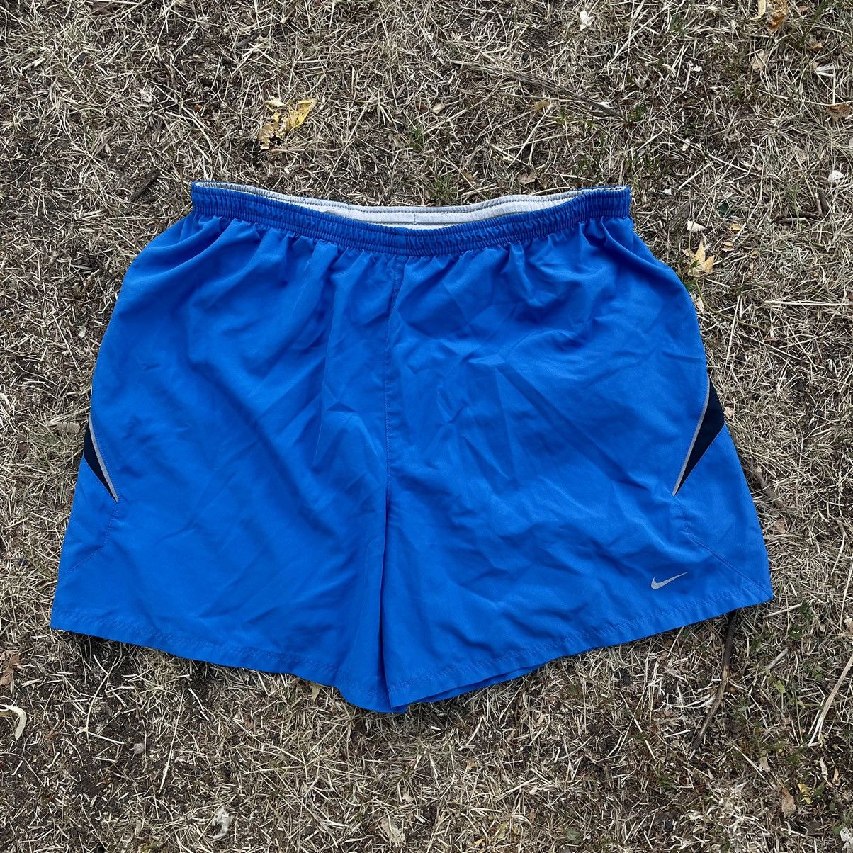 Nike Vintage Y2K Nike Swoosh Logo Shorts Streetwear Size XL Size US 34 / EU 50 - 1 Thumbnail
