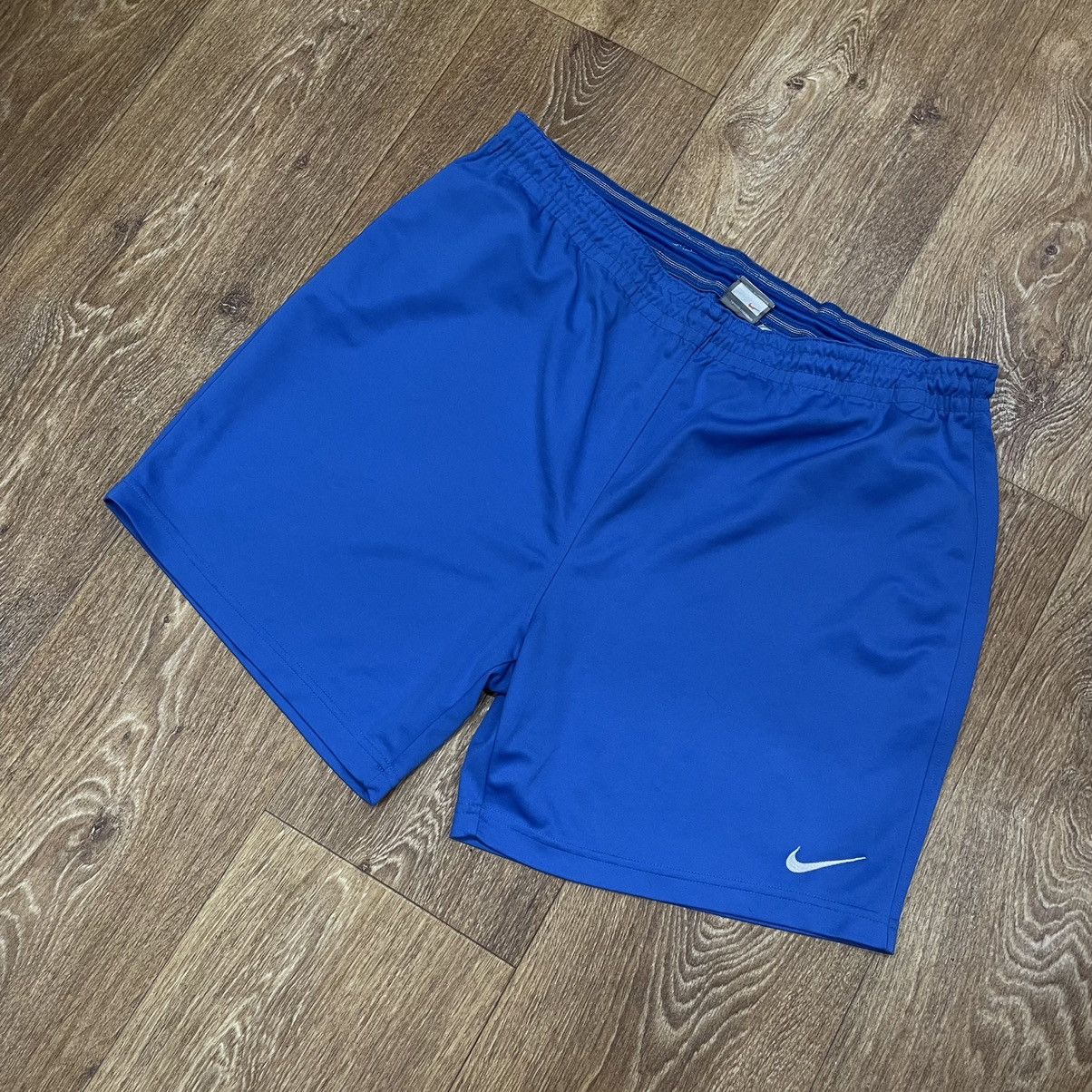 Nike Vintage Nike shorts streetwear swoosh casual y2k size L Size US 34 / EU 50 - 2 Thumbnail